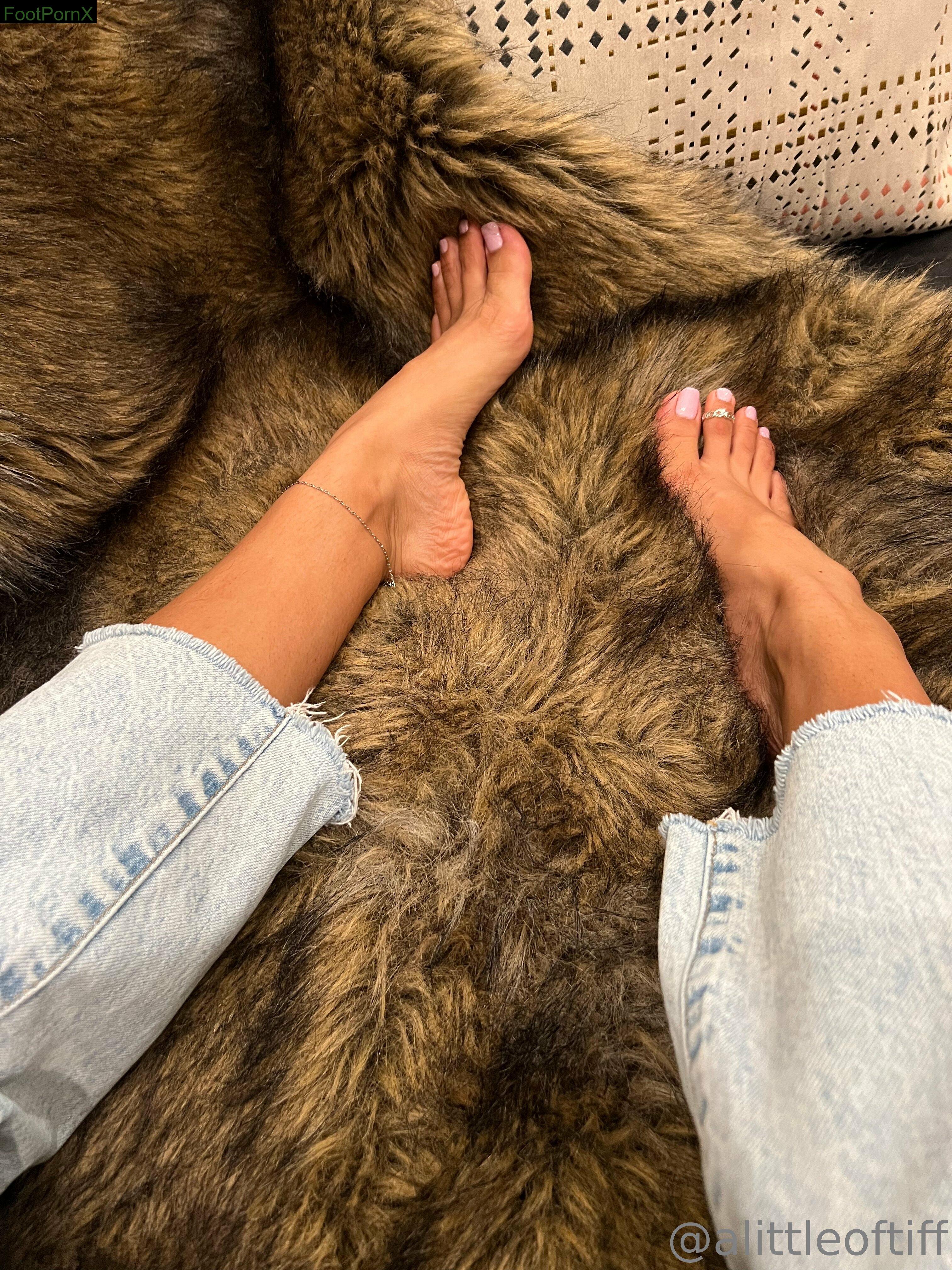 alittleoftiff feet