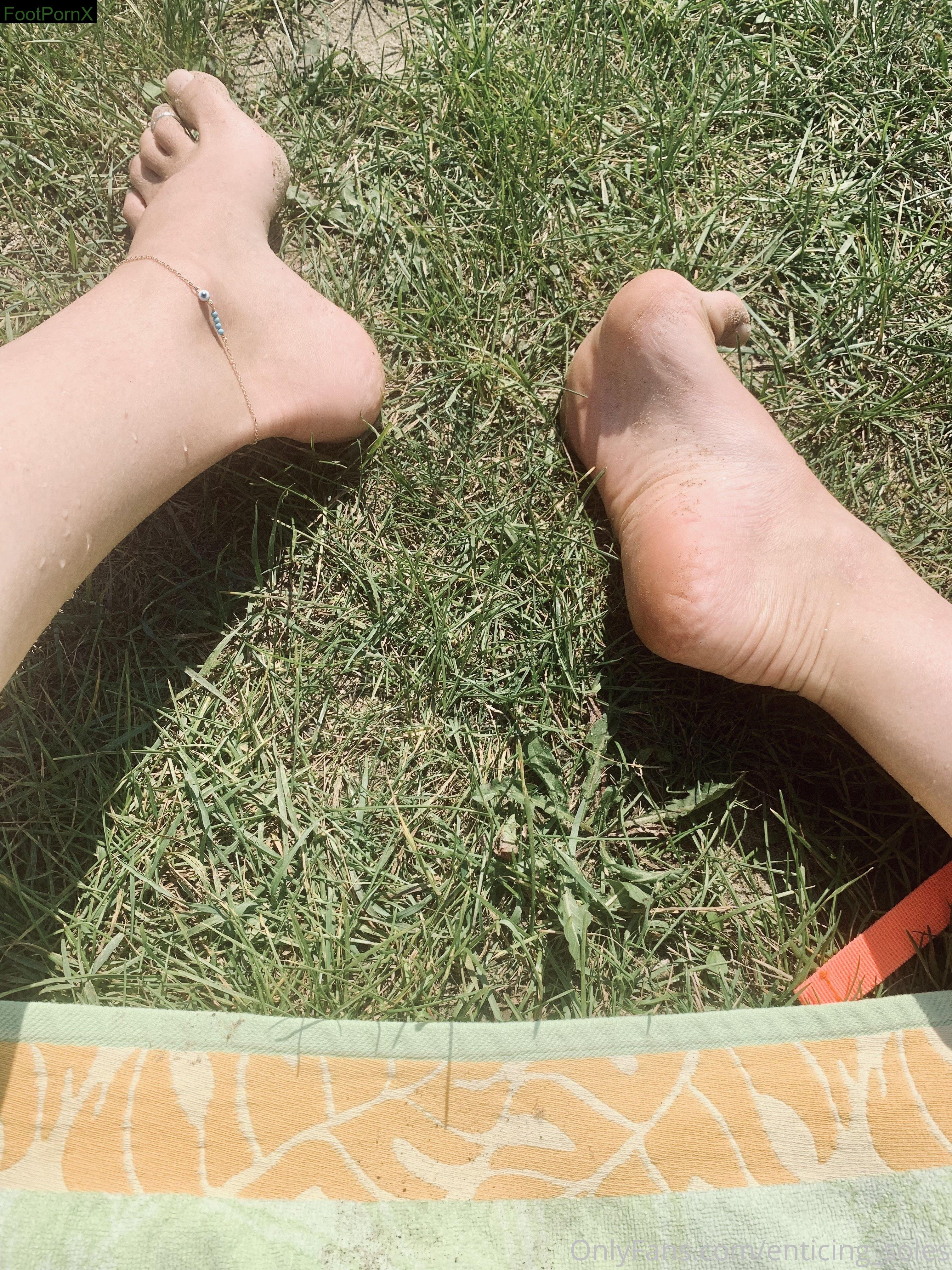 enticing_soles feet