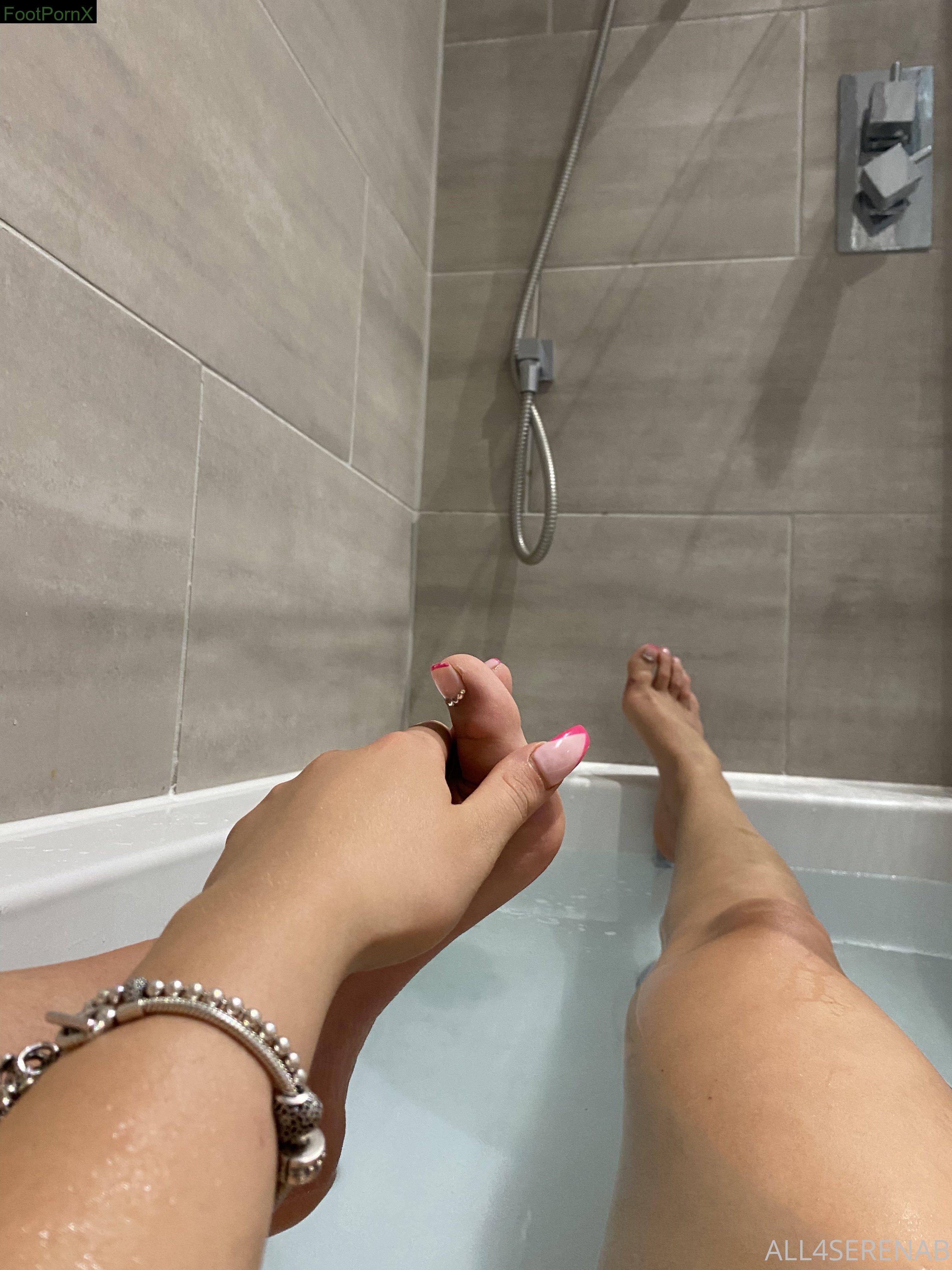 yourqueen__ feet