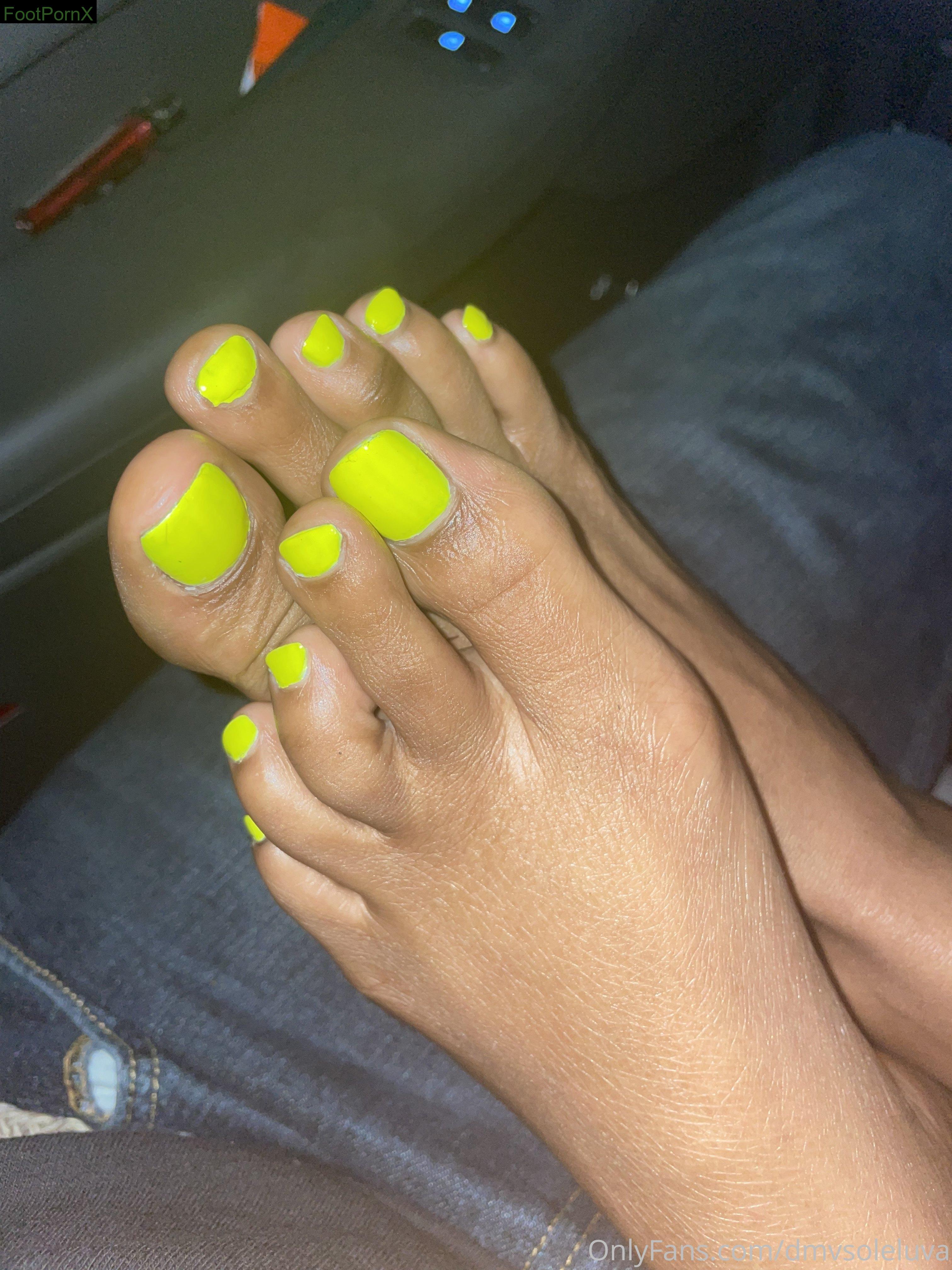 dmvsoleluva feet