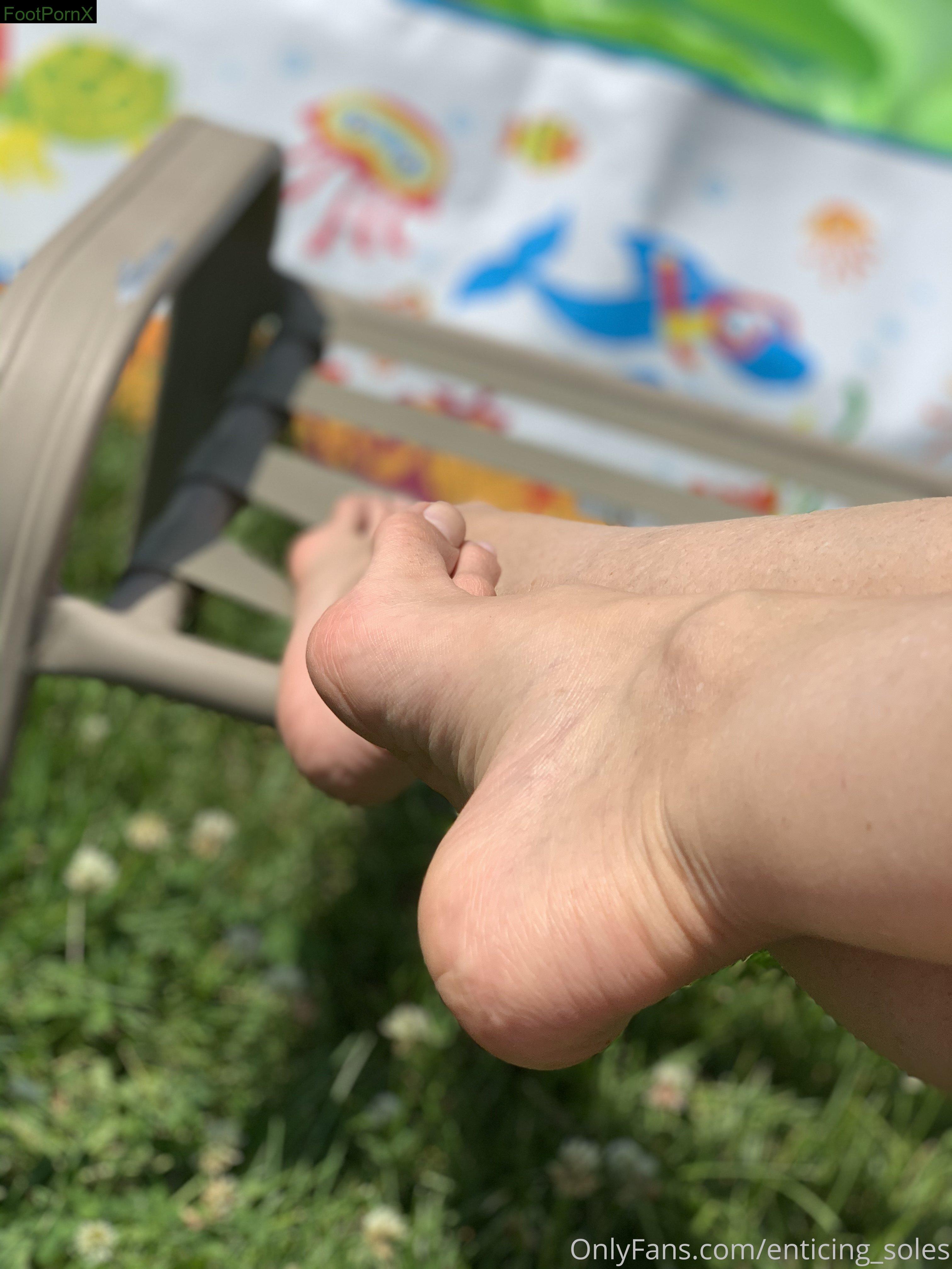 enticing_soles feet