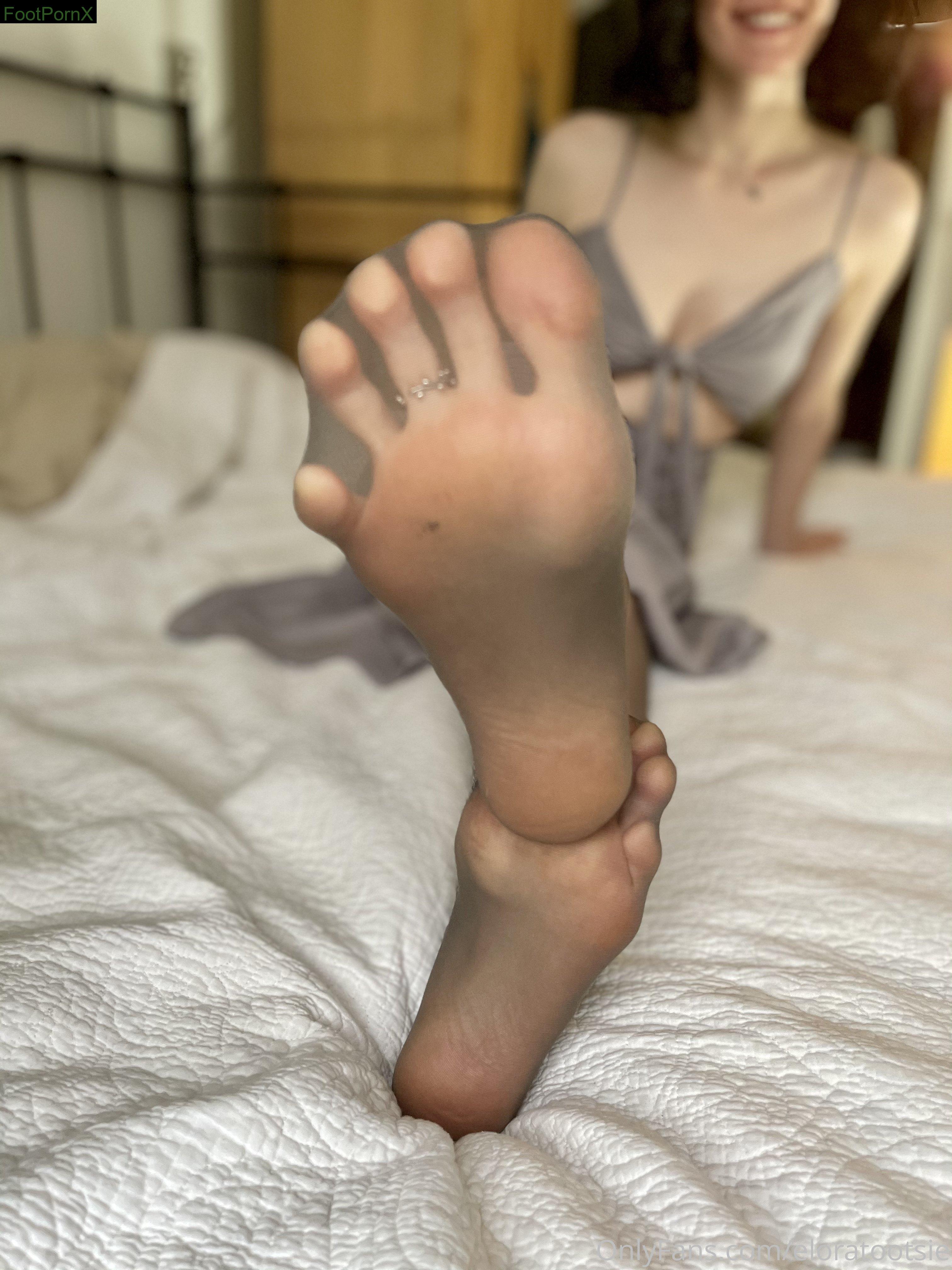 eloratootsie feet