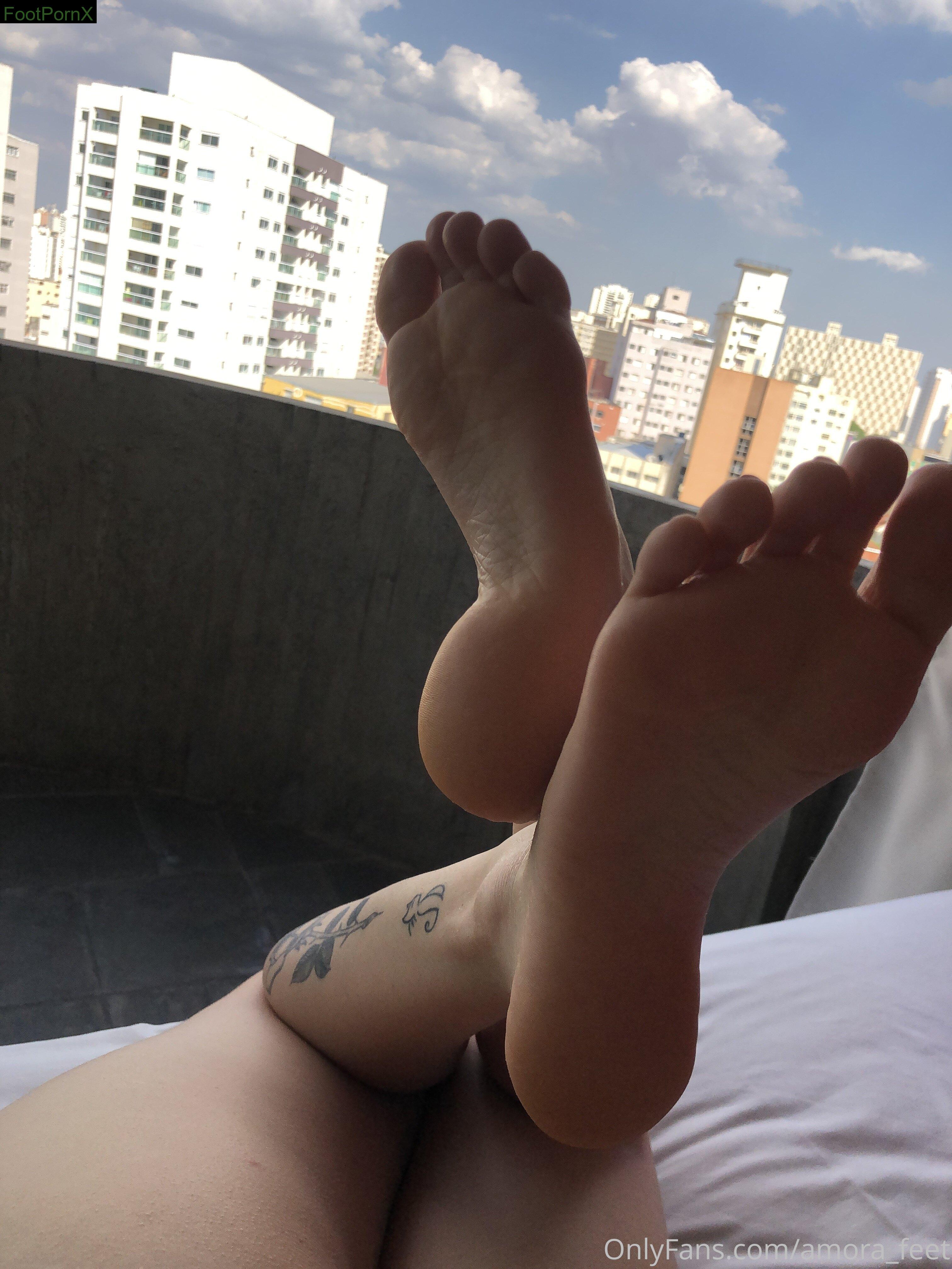 amora_feet feet