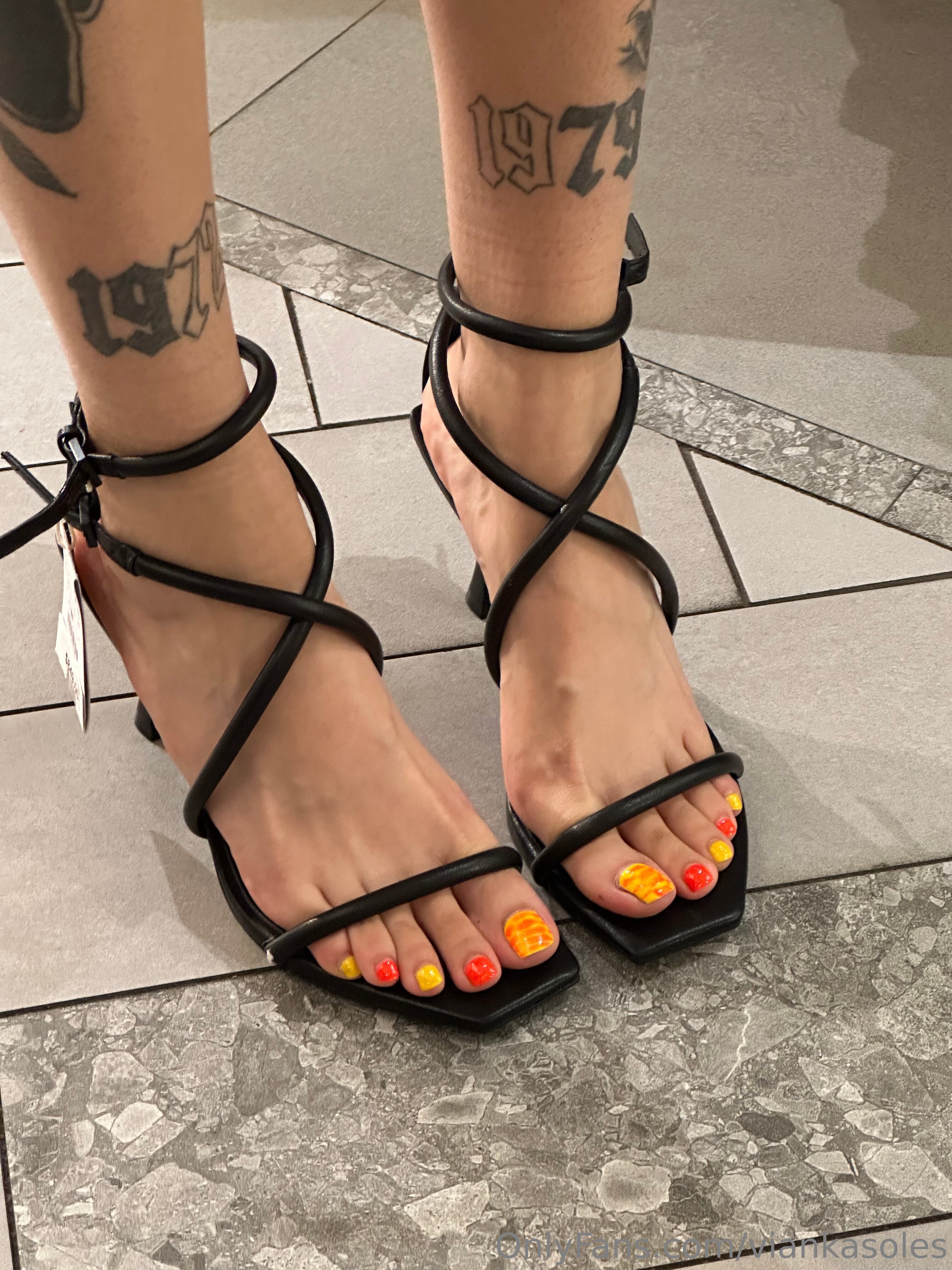 viankasoles feet