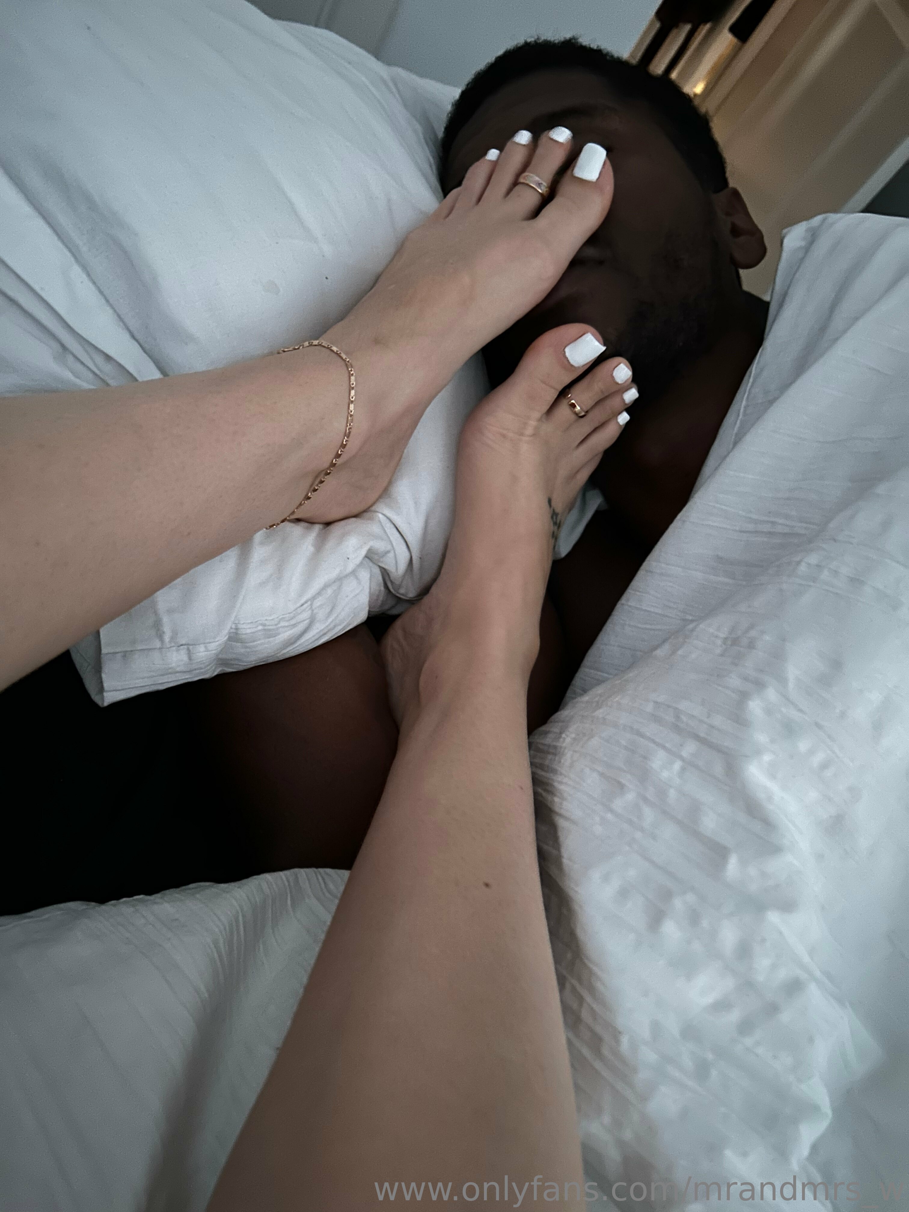 mrandmrs_w feet