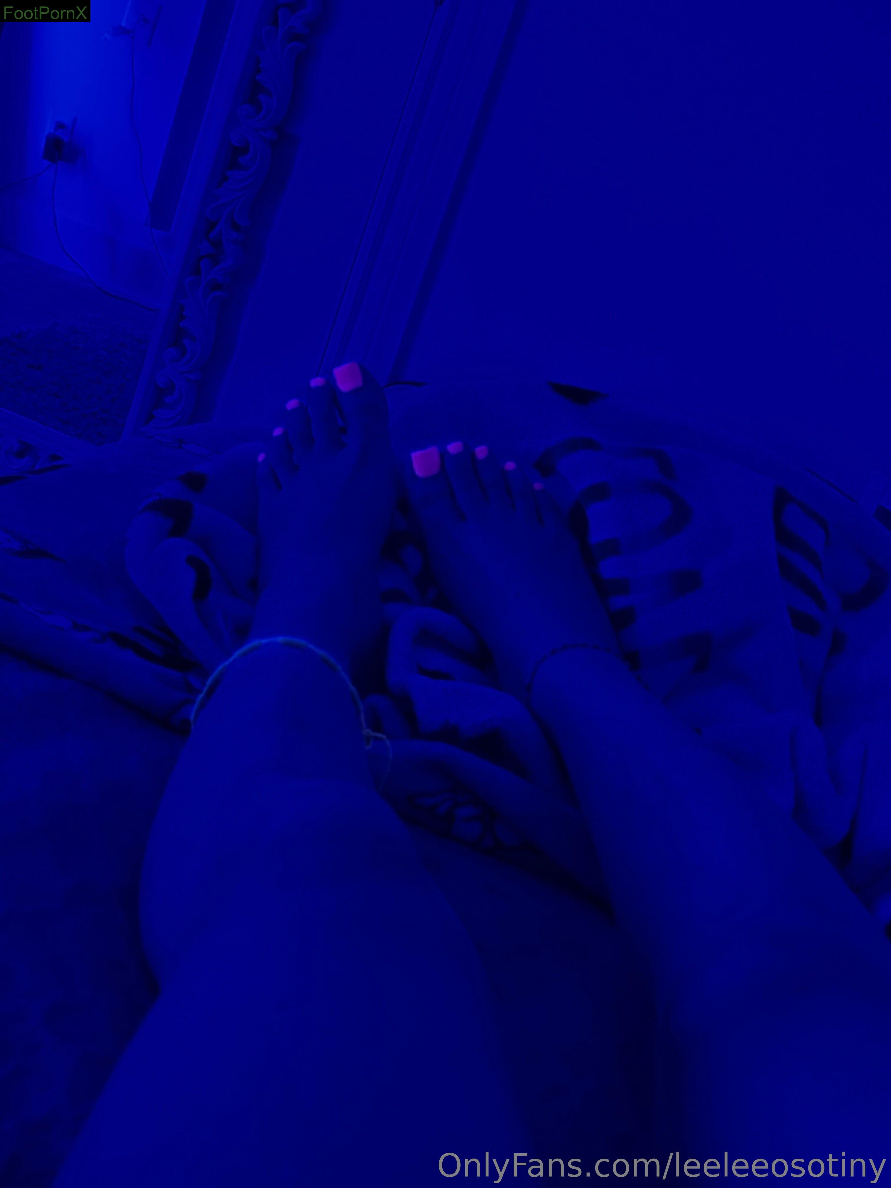 leeleeosotiny feet