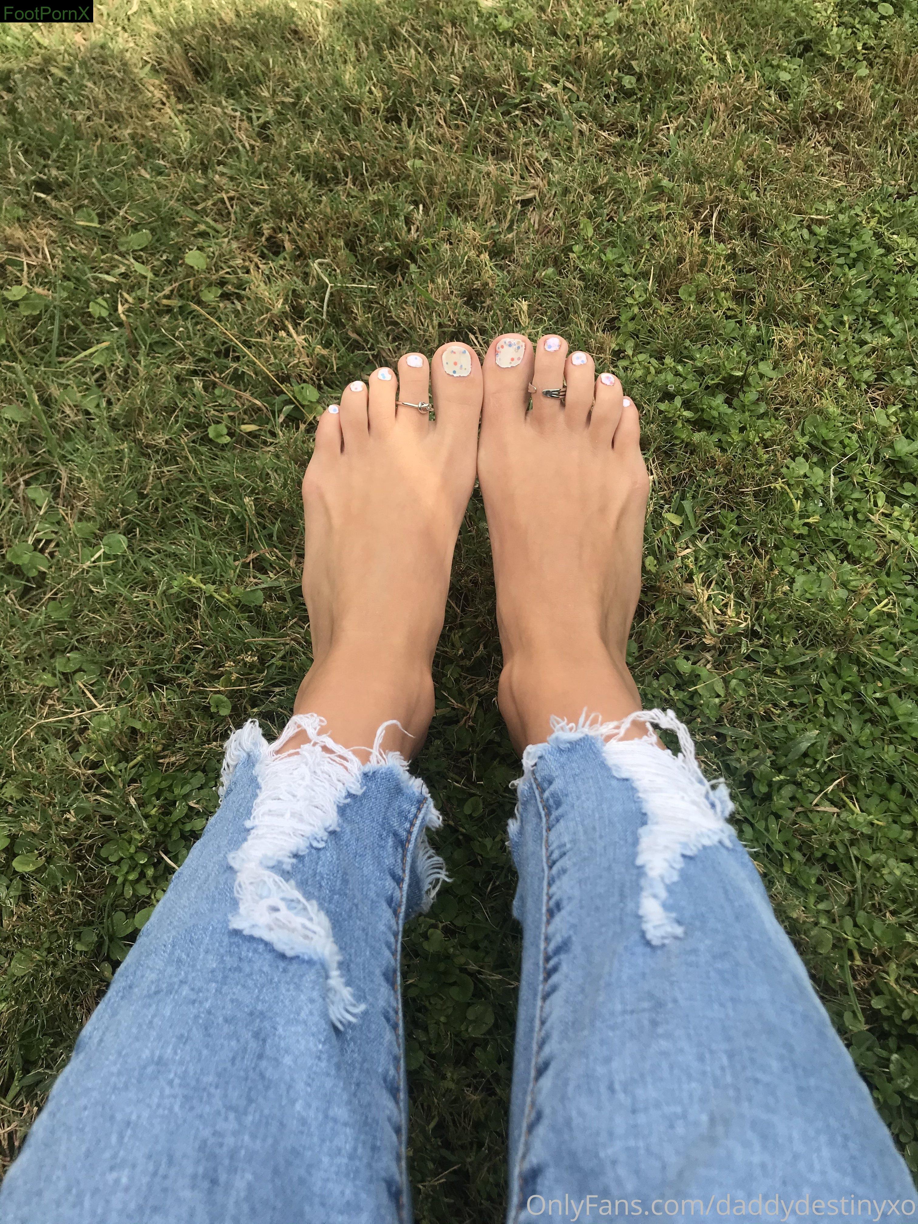 daddysdestinyxo feet