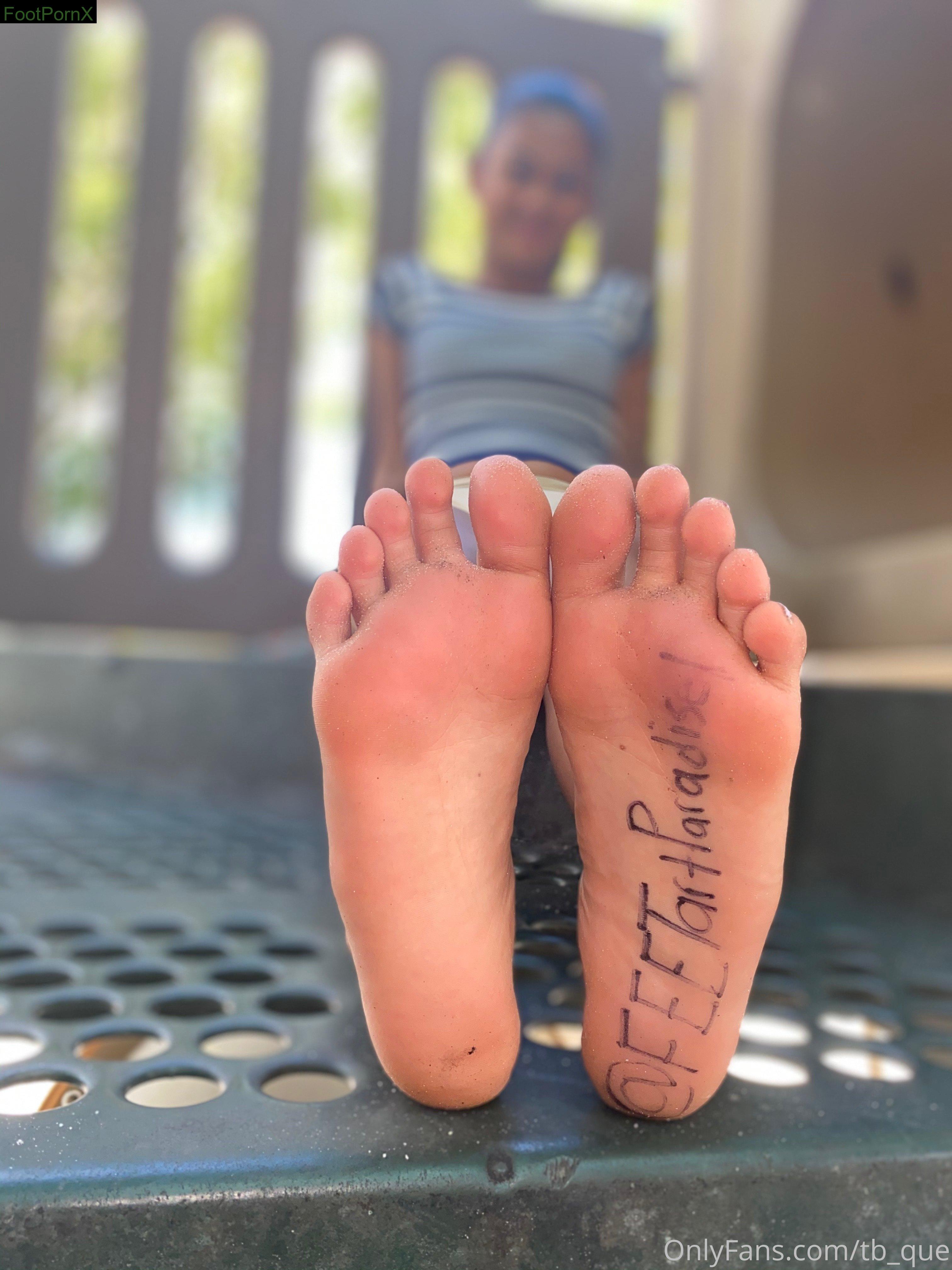 tb_que feet