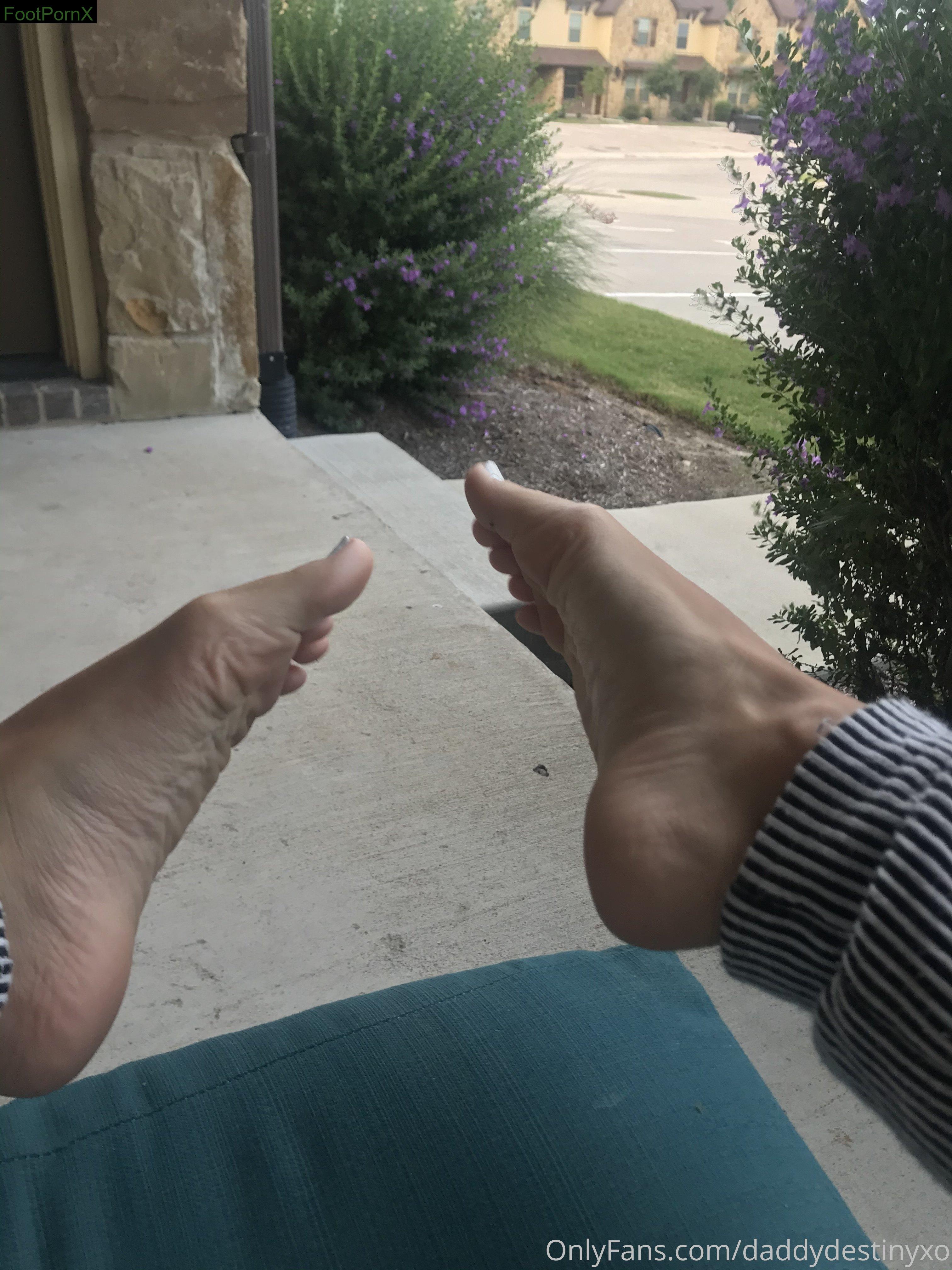 daddysdestinyxo feet