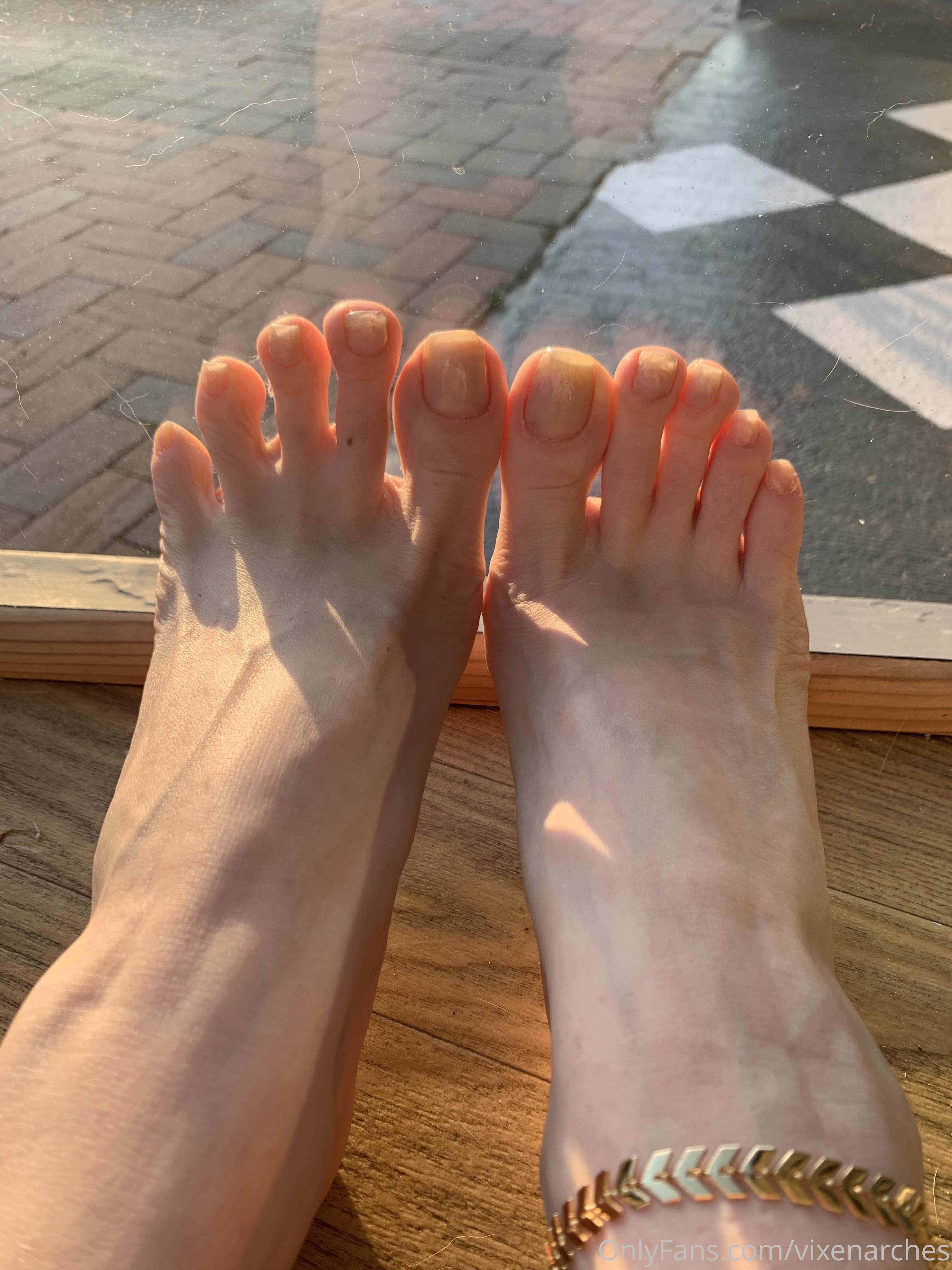 vixenarches feet