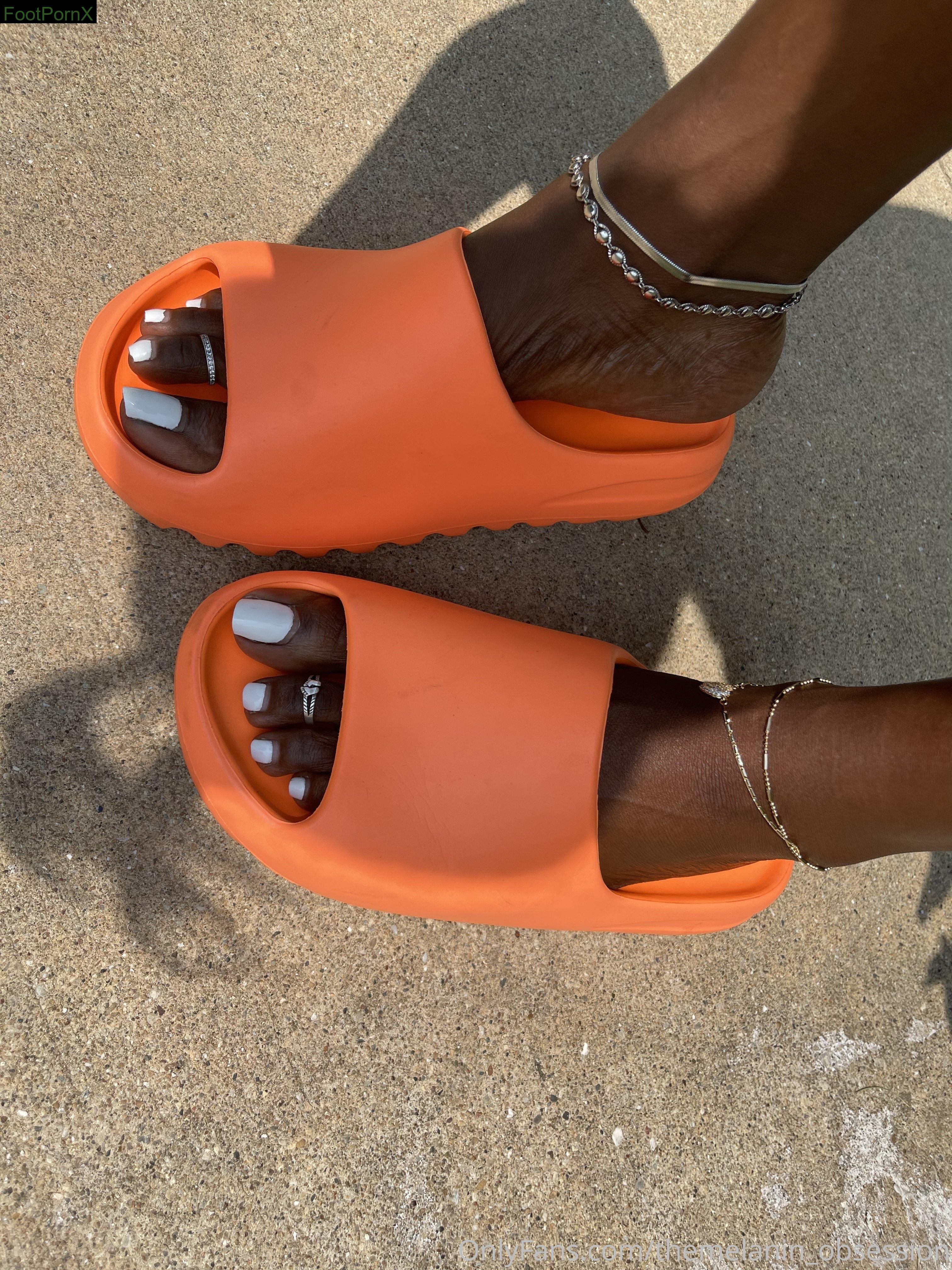 themelanin_obsession feet