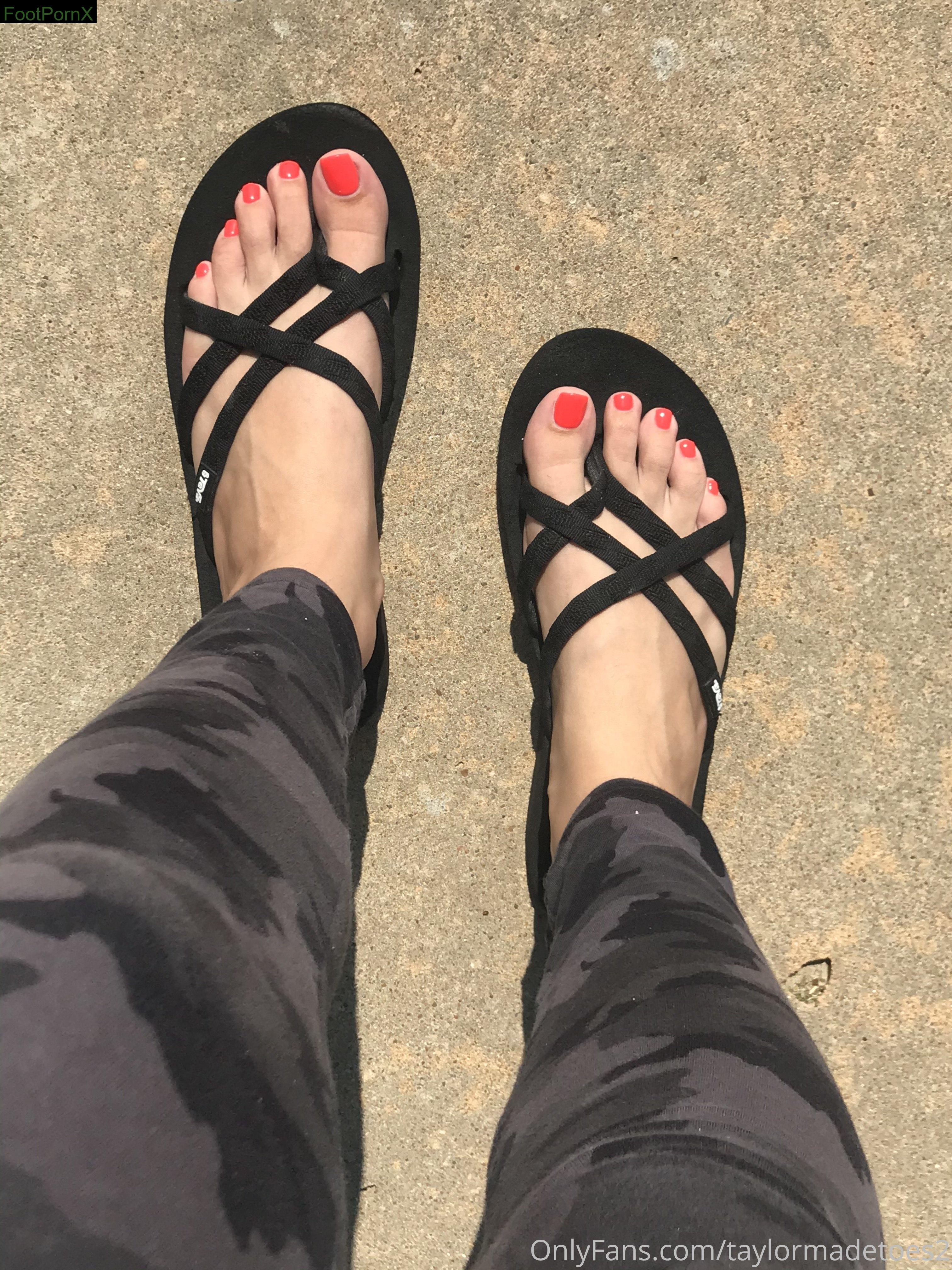 taylormadetoes2 feet