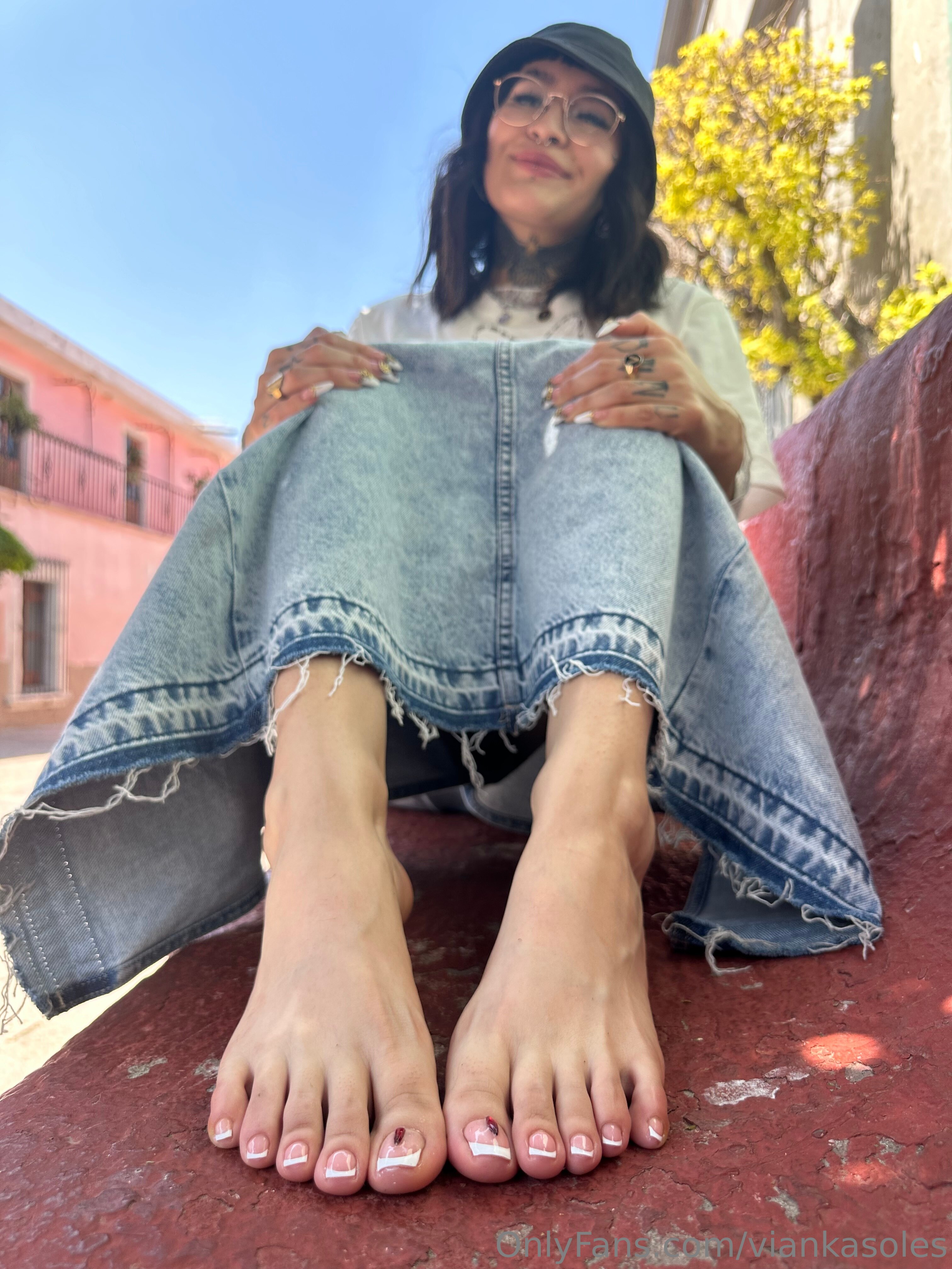 viankasoles feet