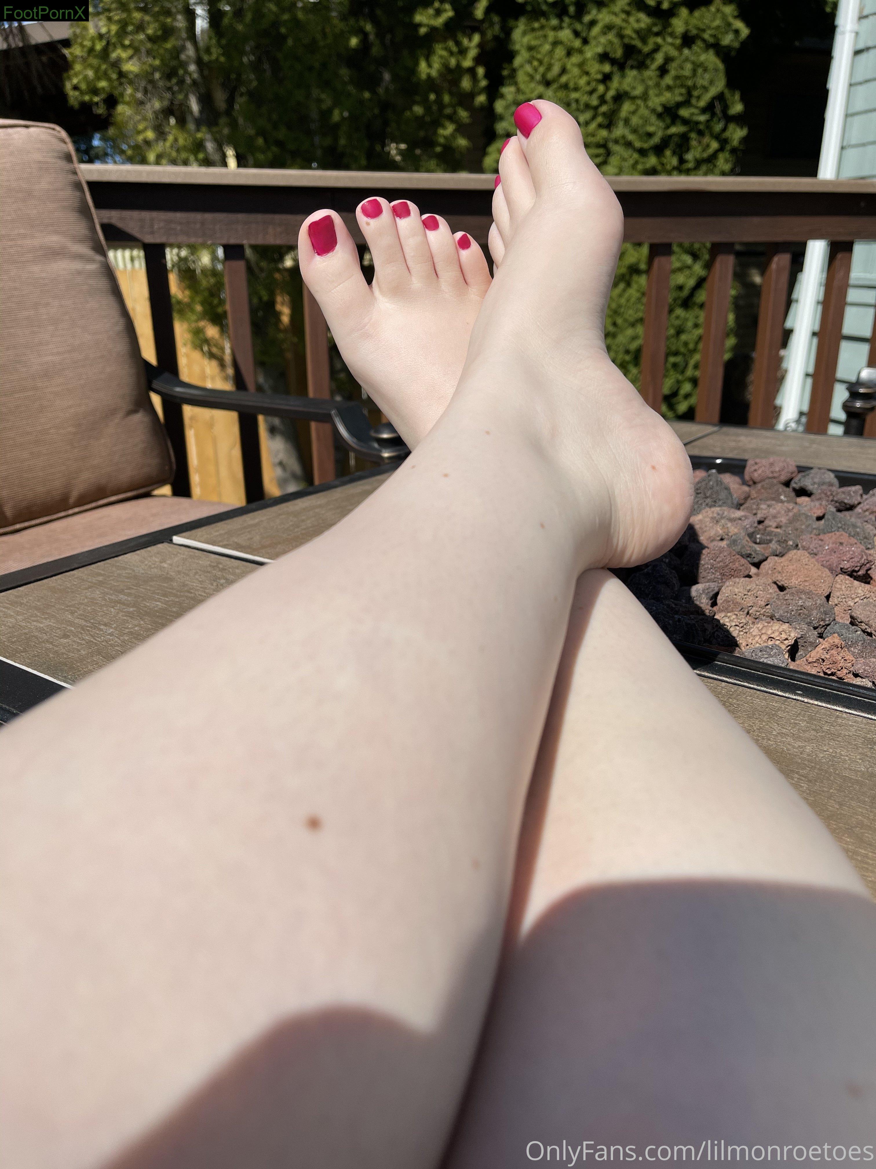 lilmonroetoes feet