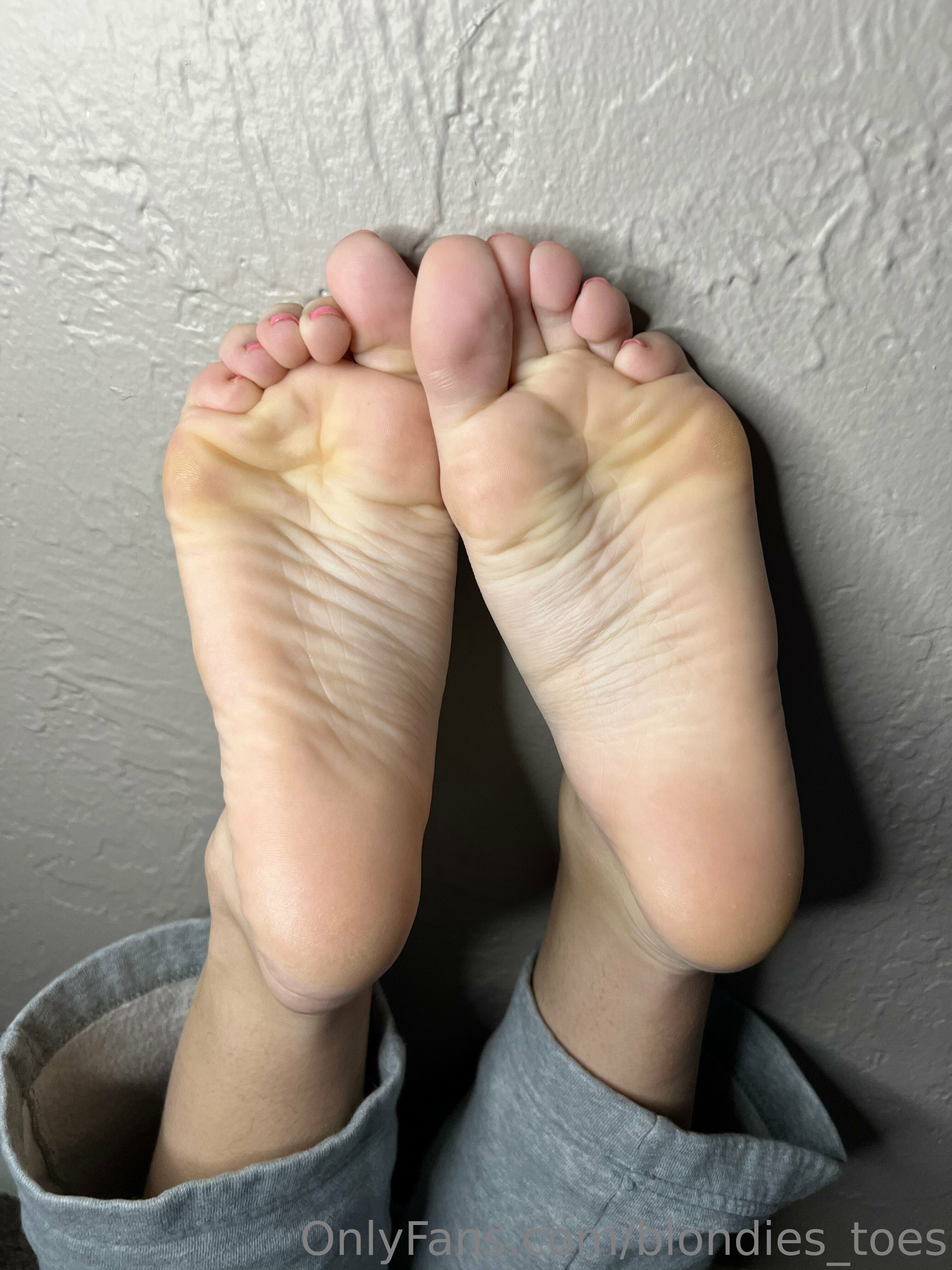 brees_feet1 feet