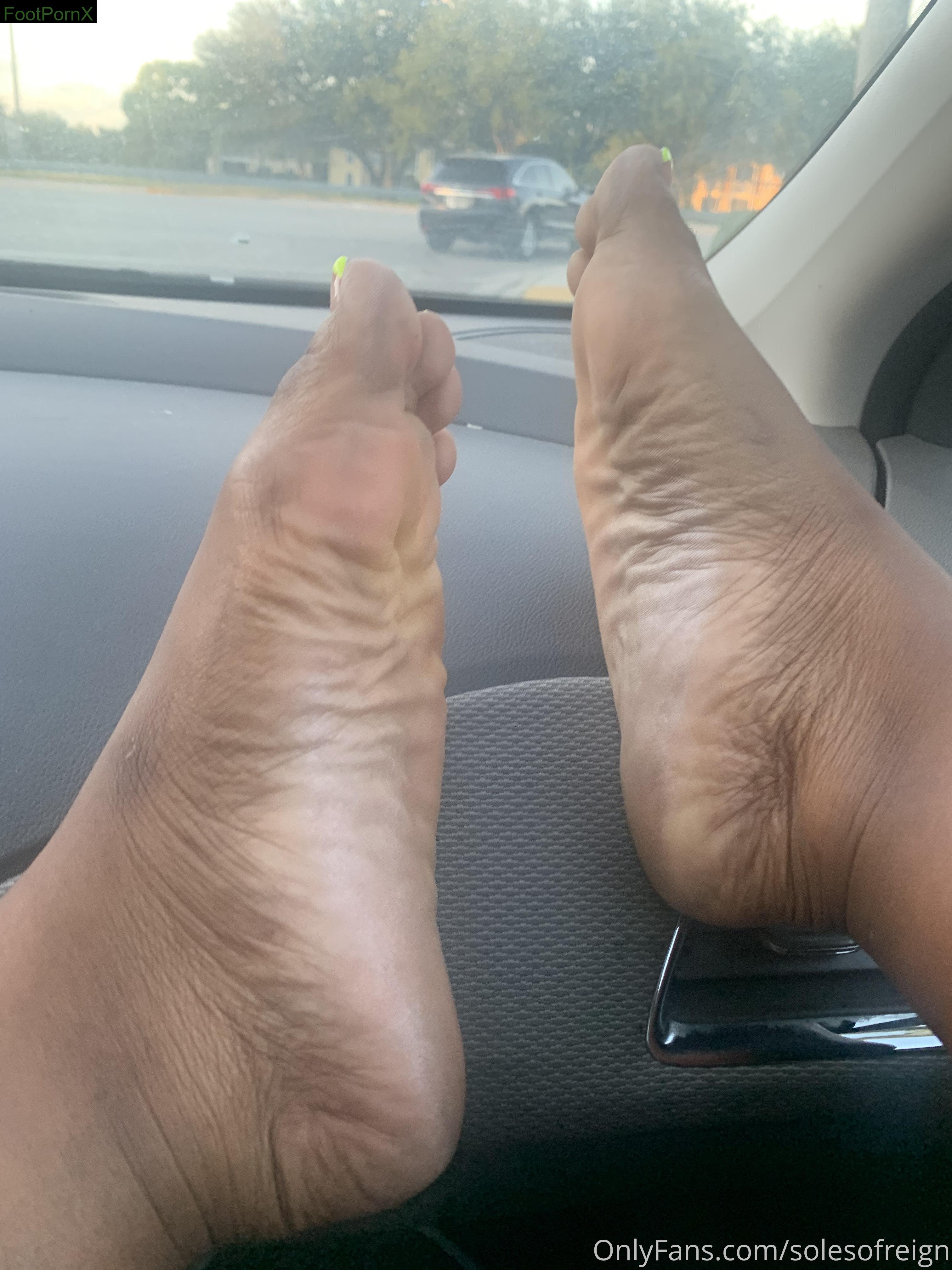 thagoddessreignn feet