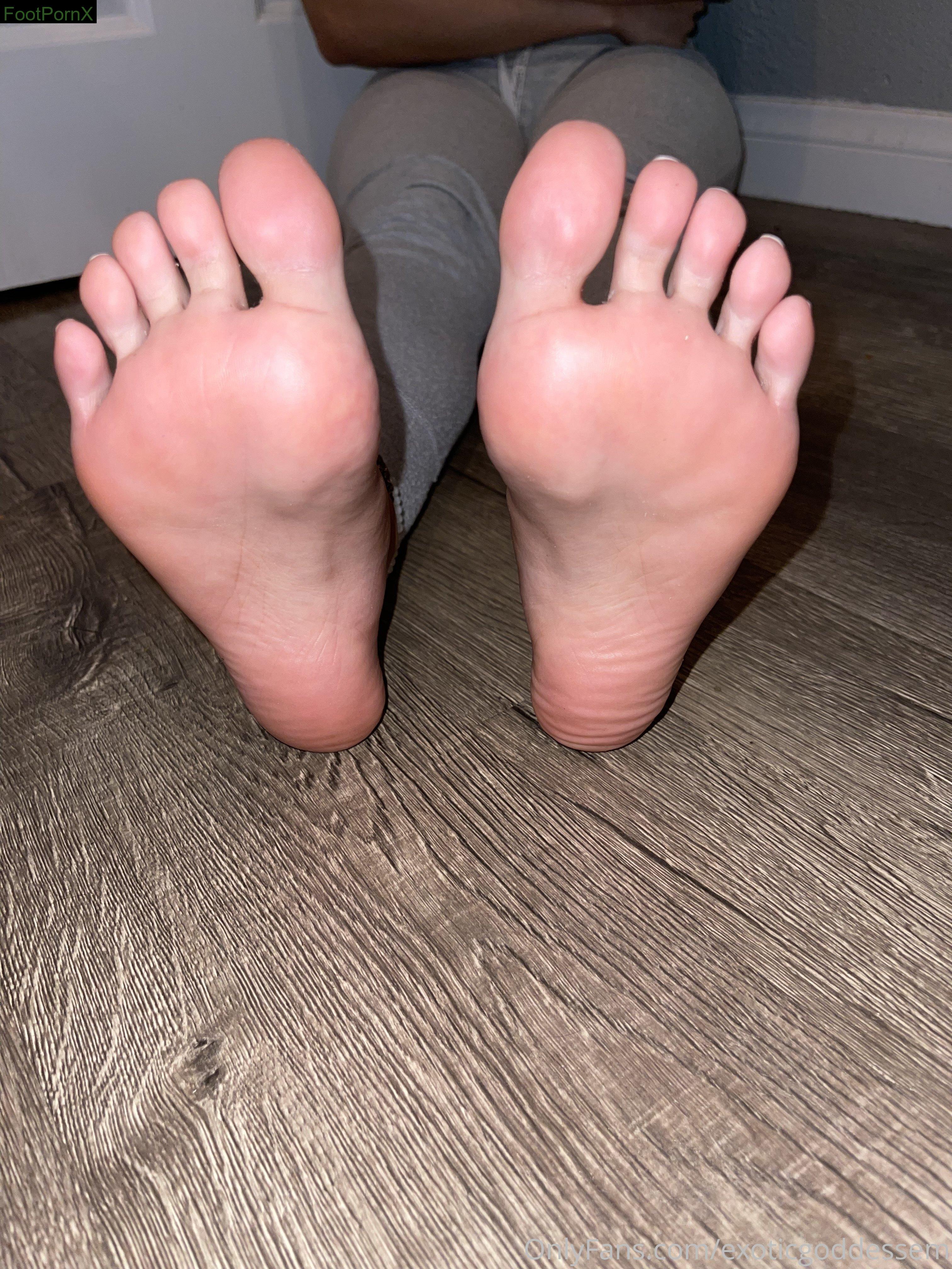 exoticgoddessem feet