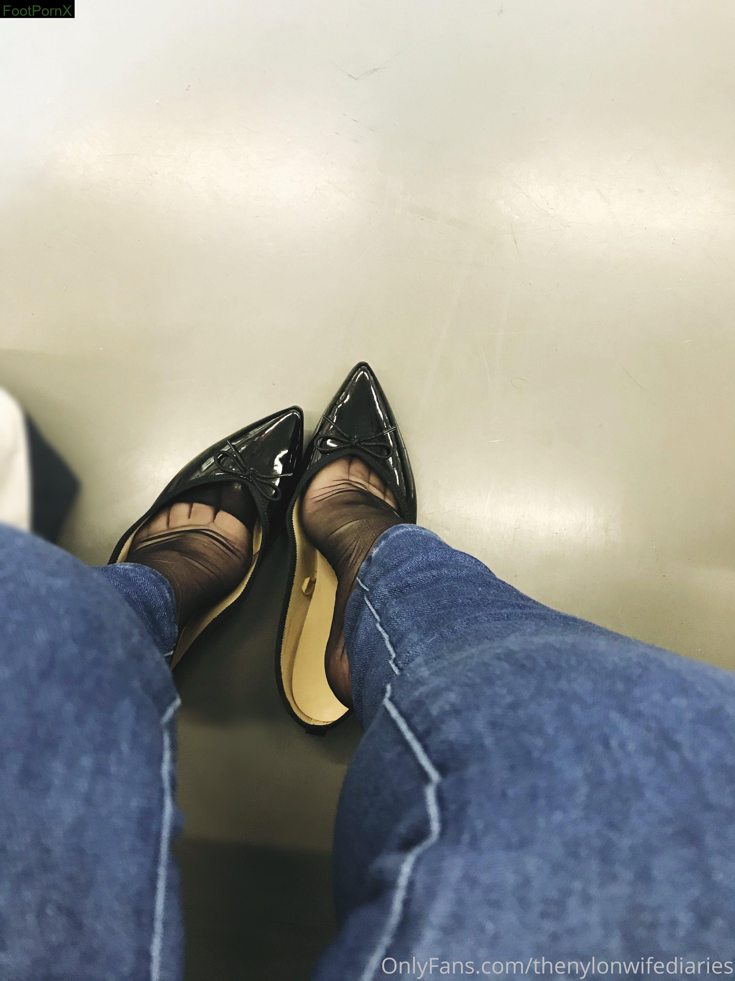 thenylonwifediaries feet