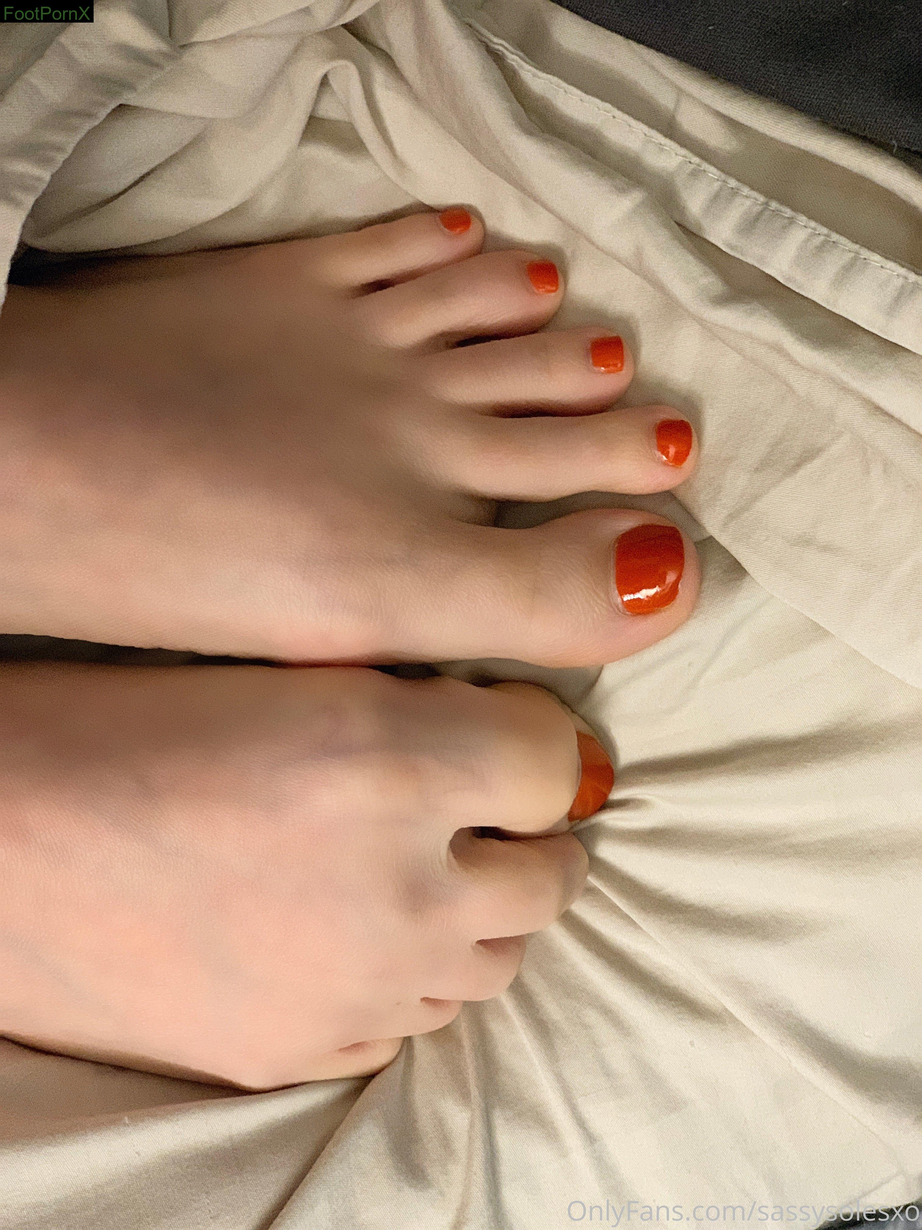 sassysolesxo feet