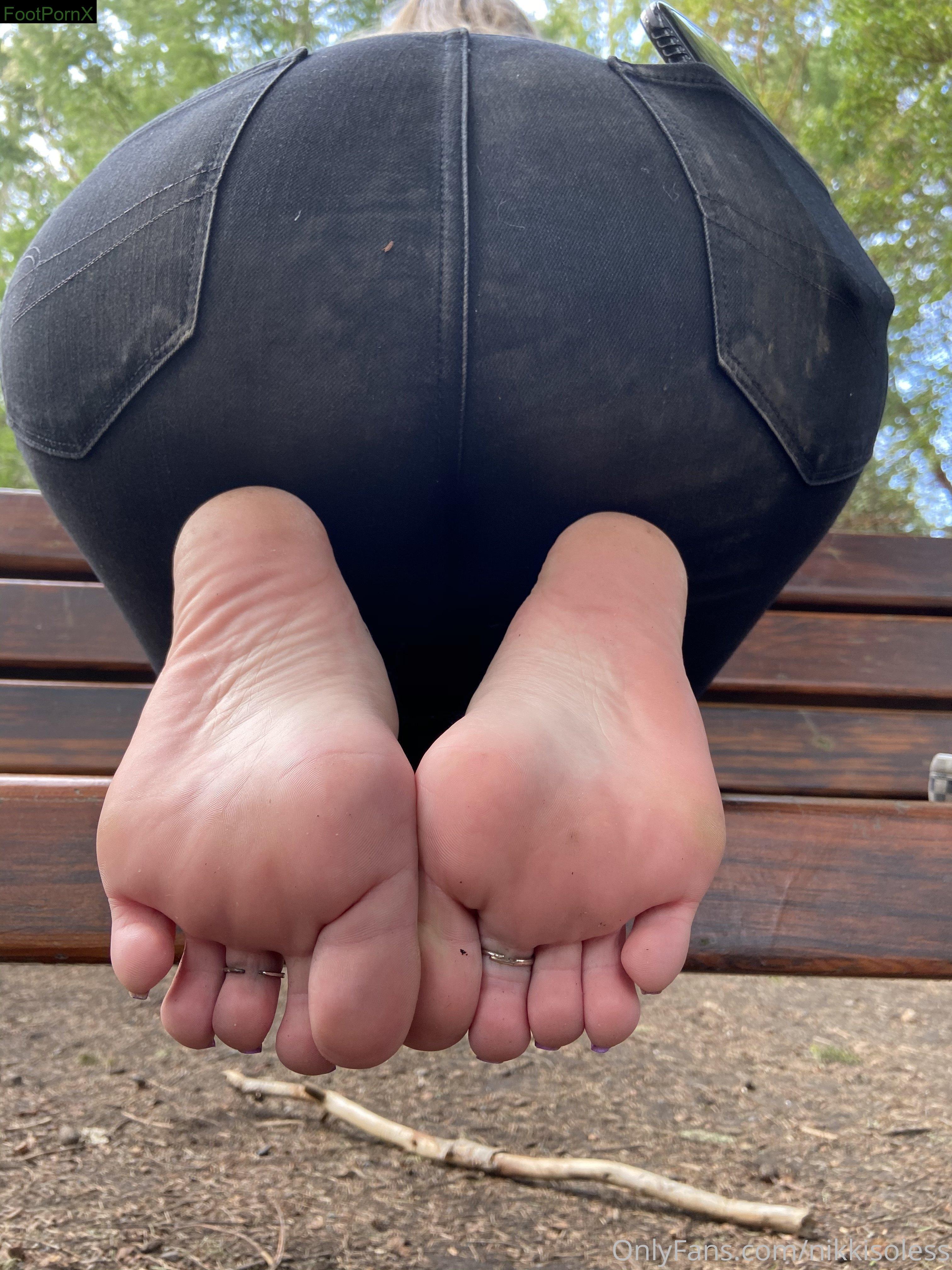 nikkisoless feet