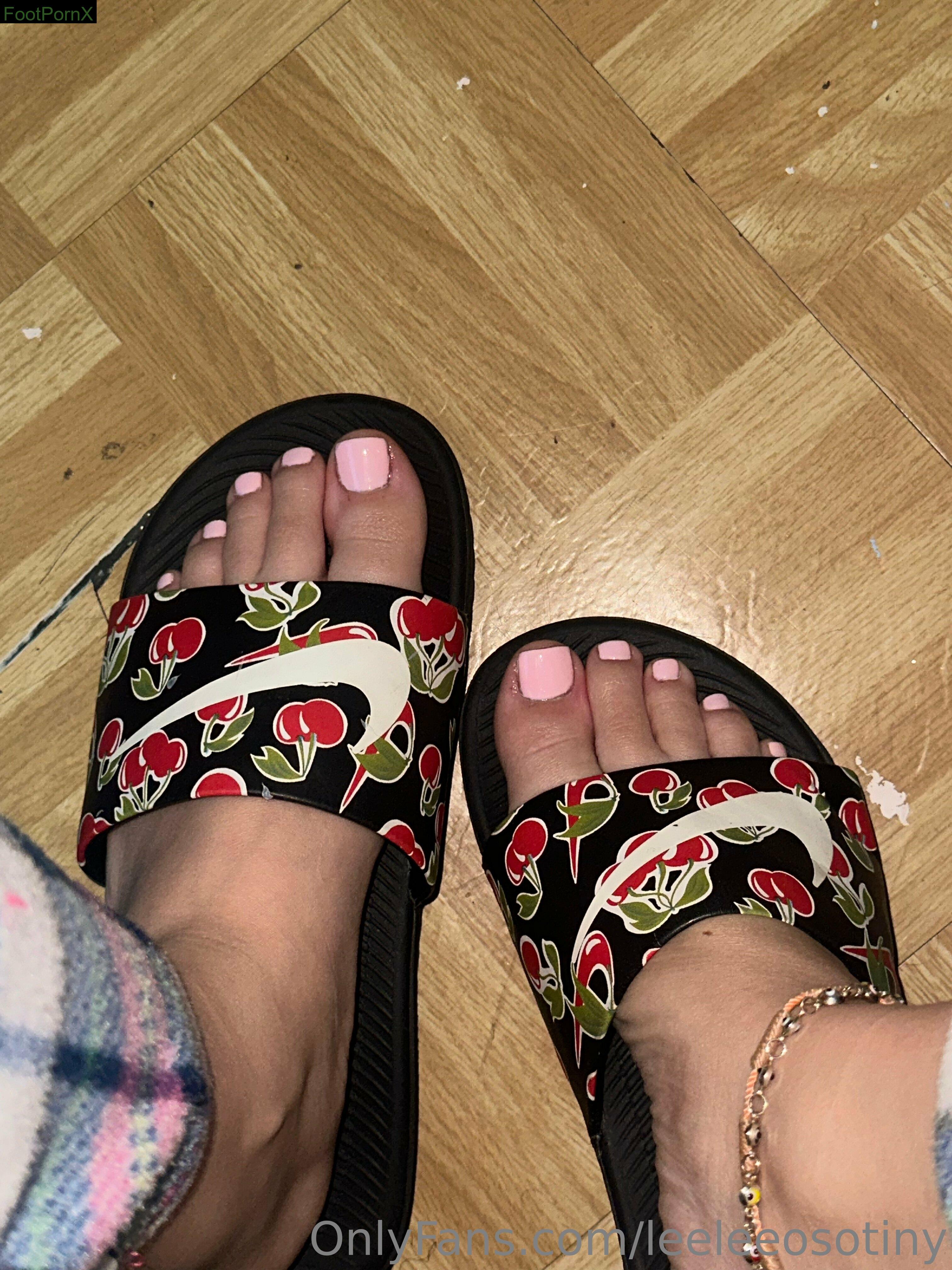 leeleeosotiny feet