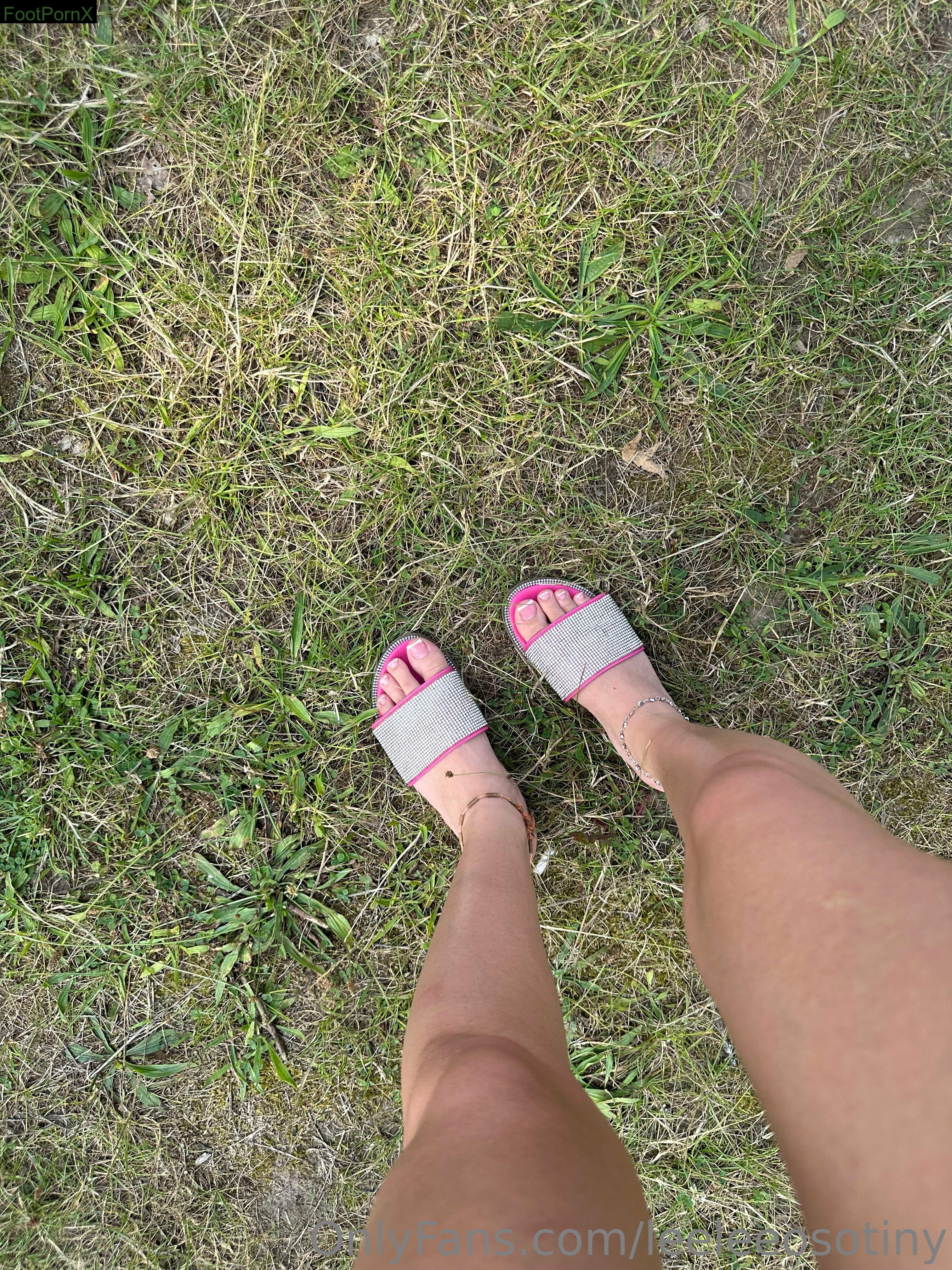 leeleeosotiny feet