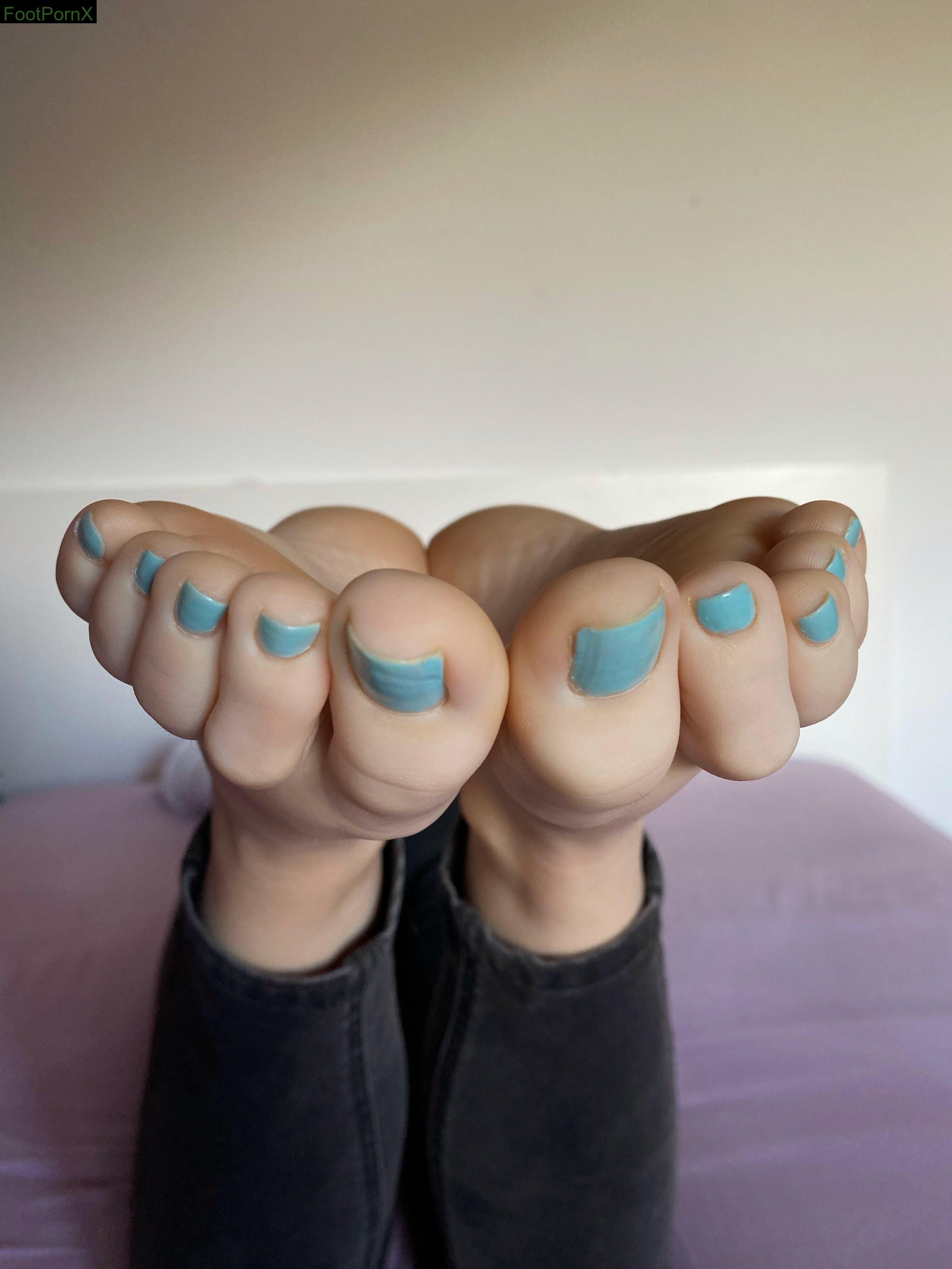 averyysfeet feet