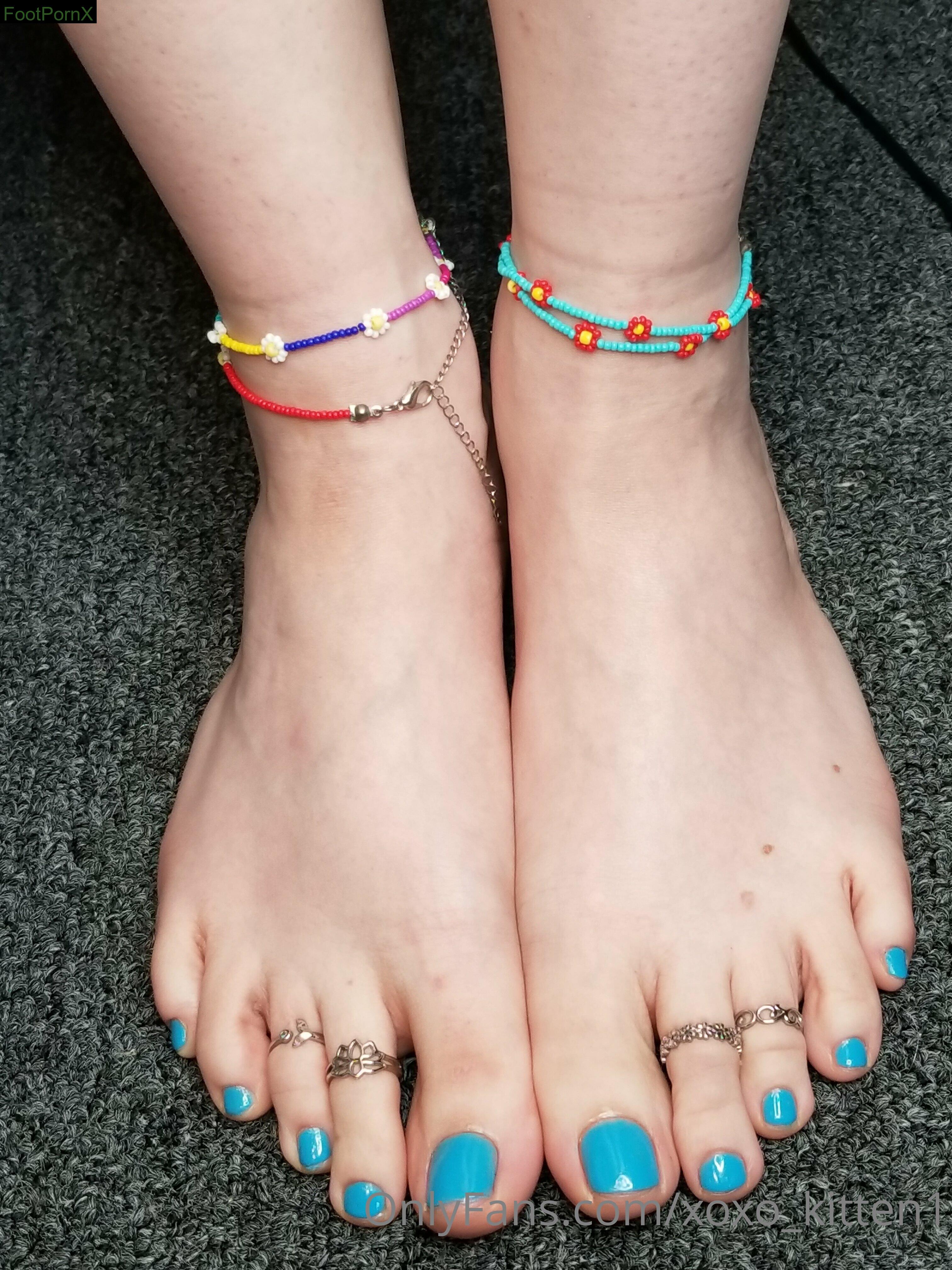 misbehaved feet