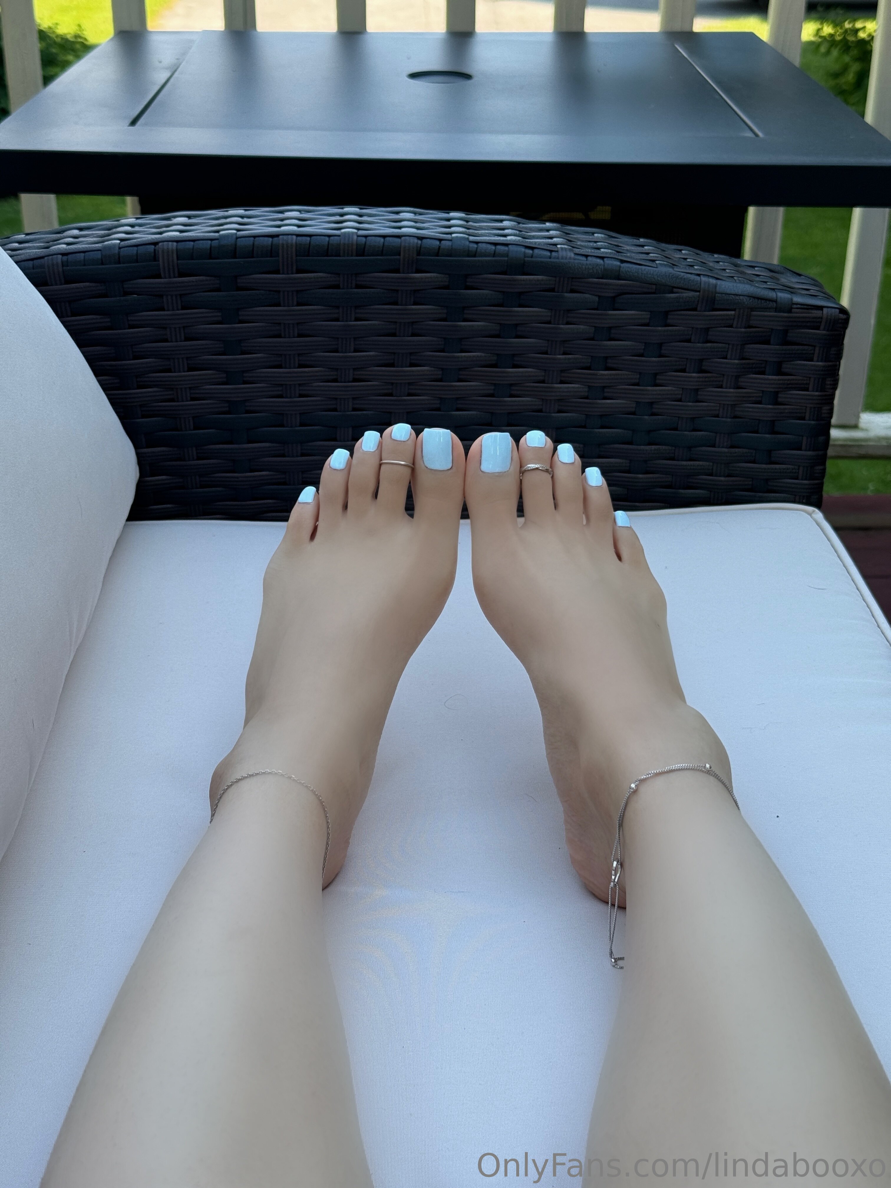 lindabooxo feet