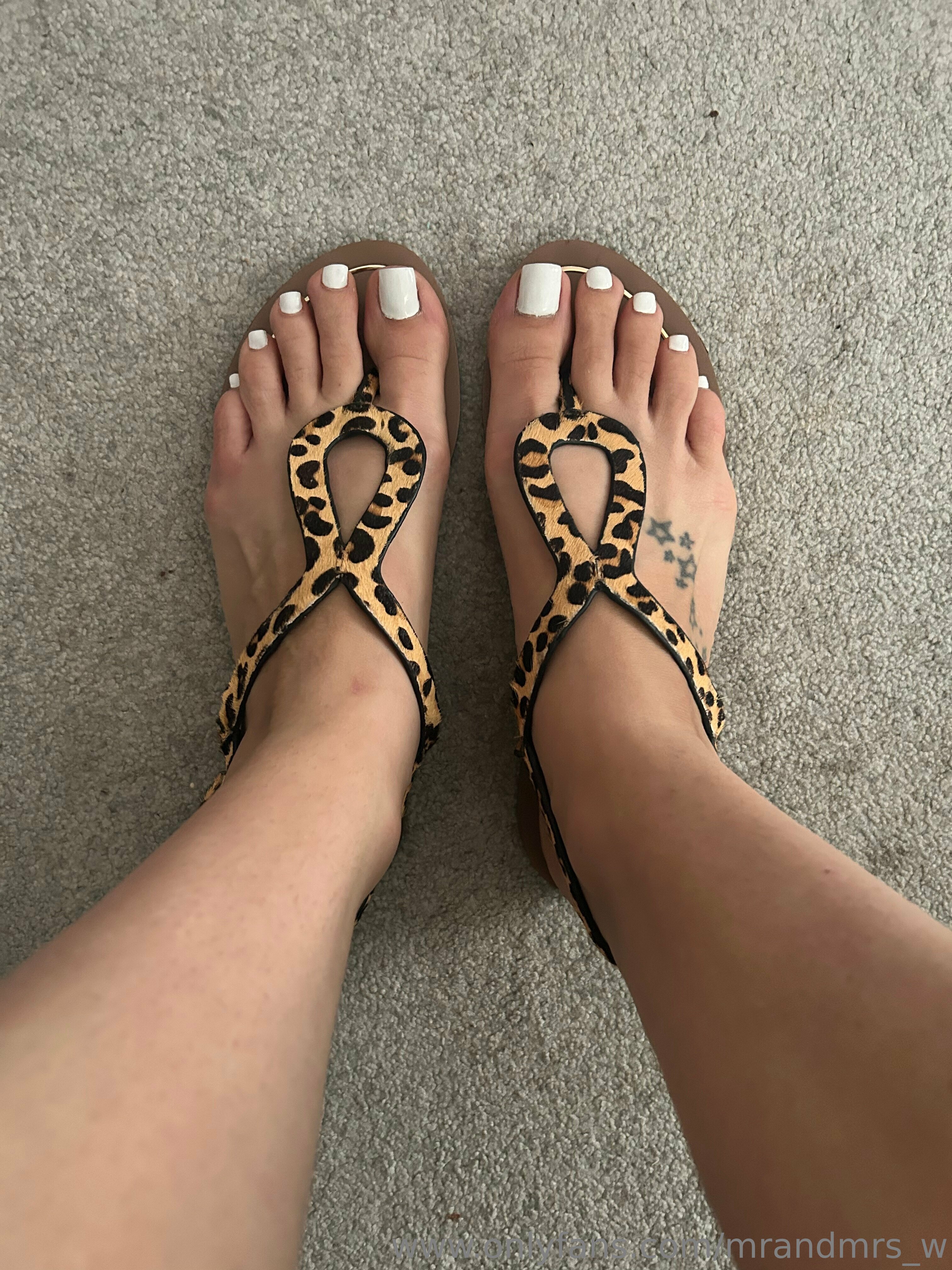 mrandmrs_w feet