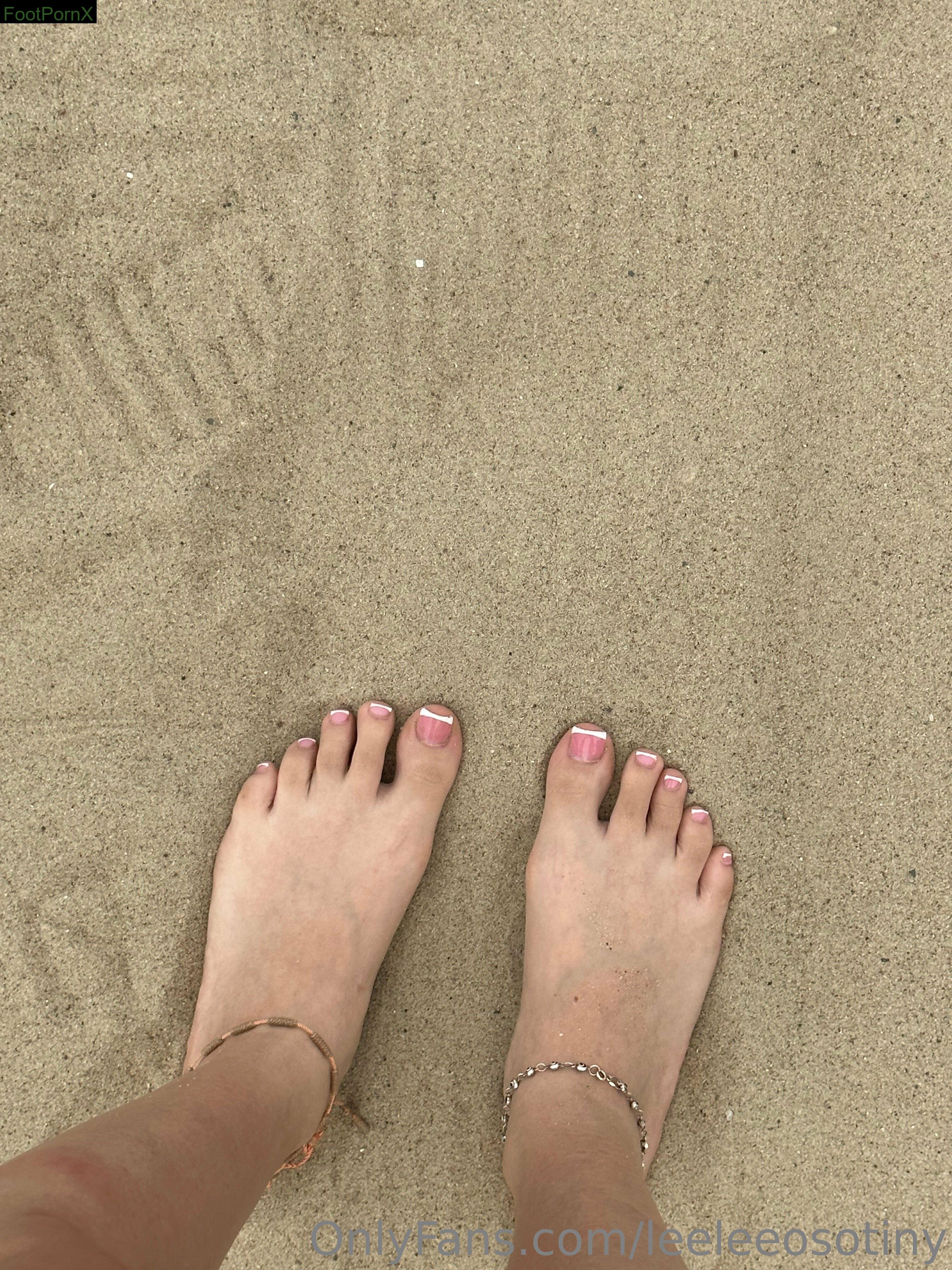 leeleeosotiny feet