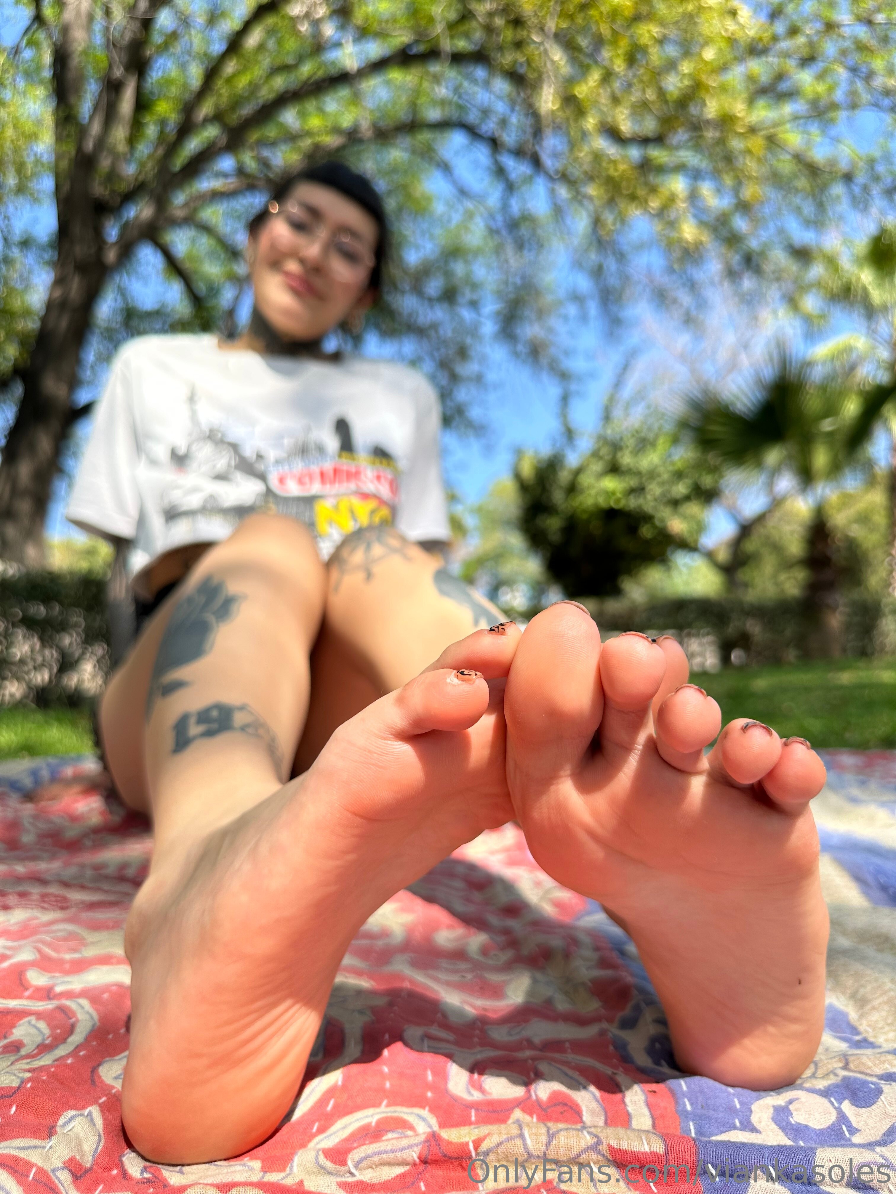 viankasoles feet