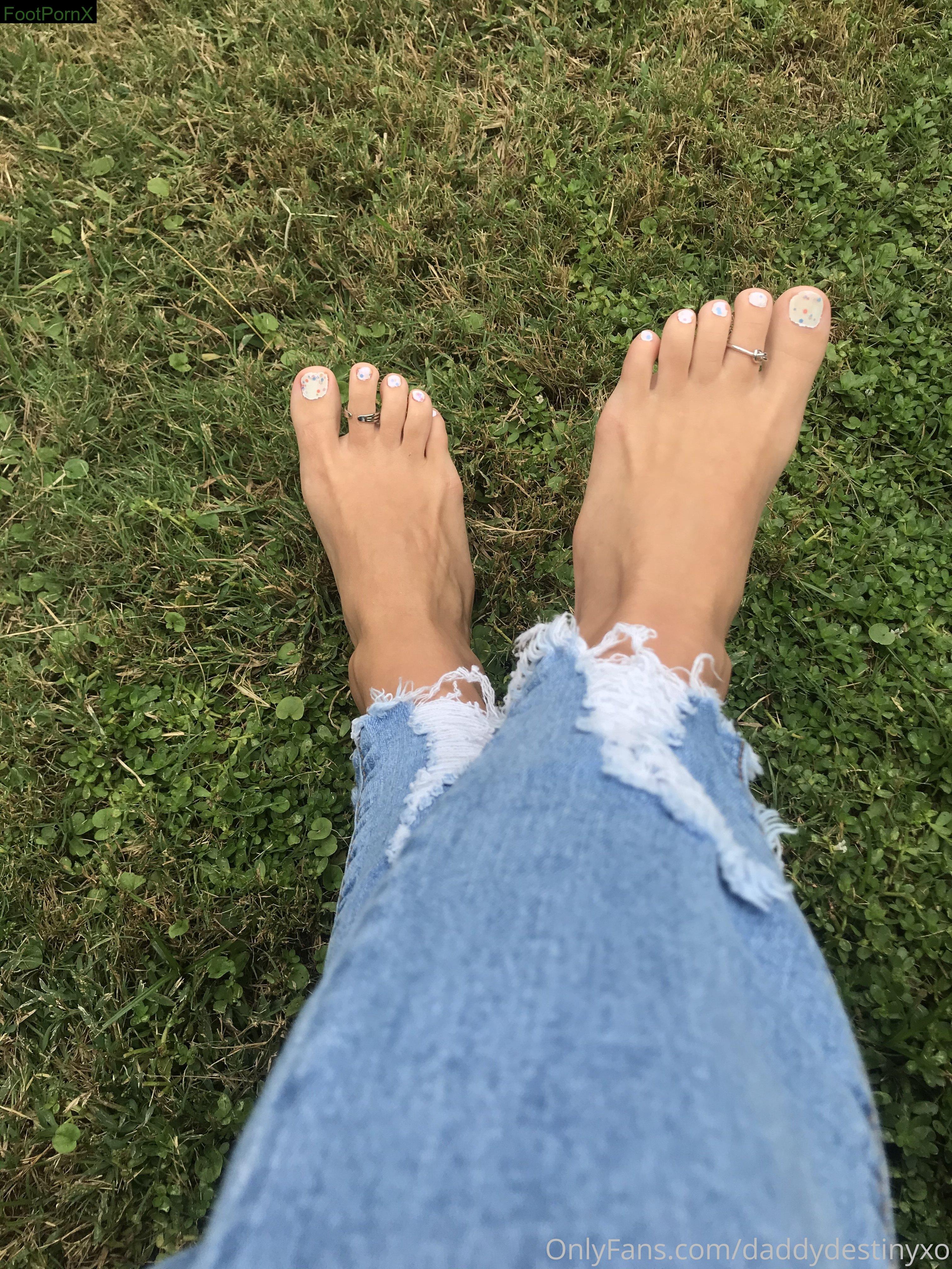 daddysdestinyxo feet