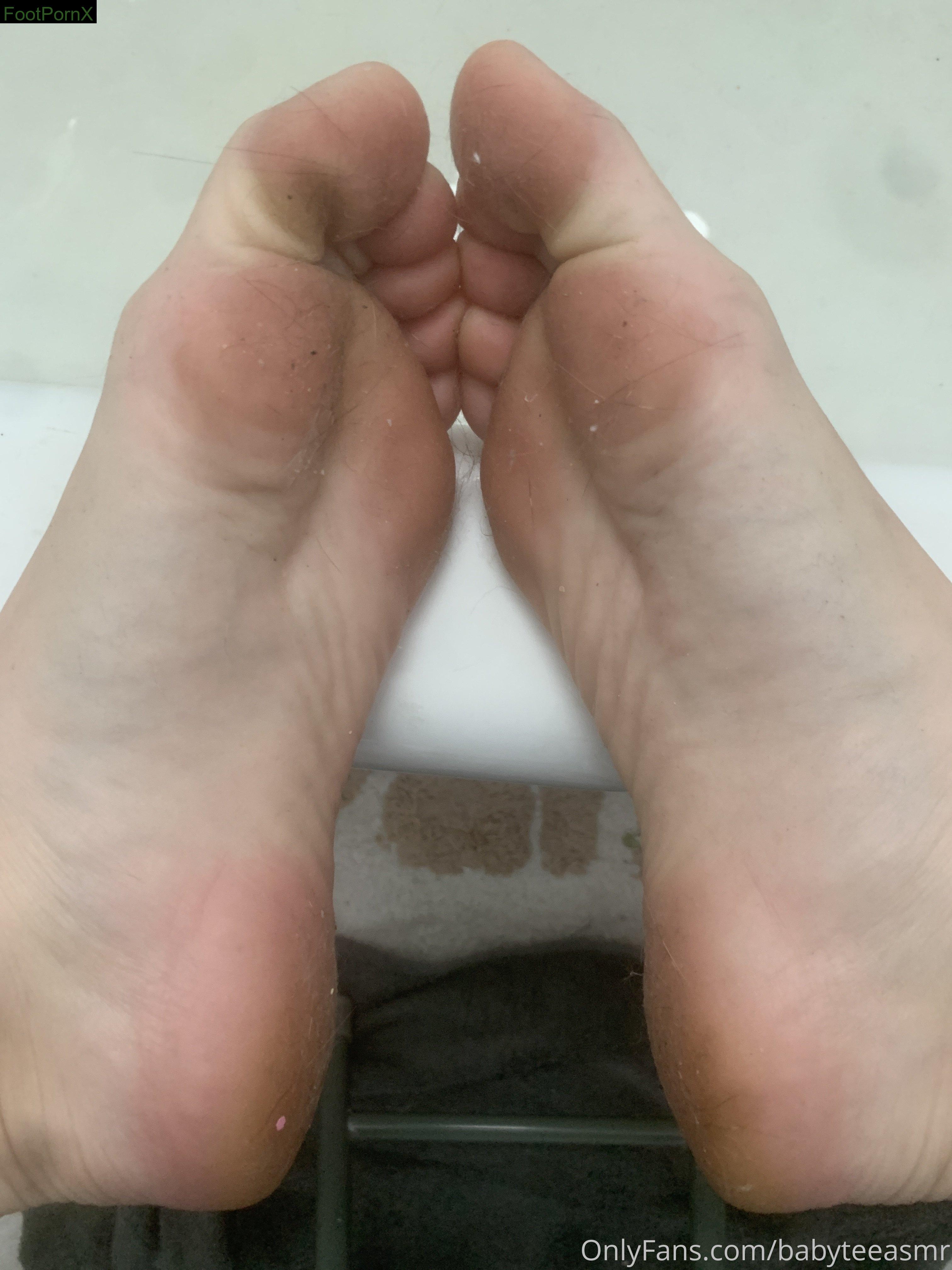 babyteeasmr feet