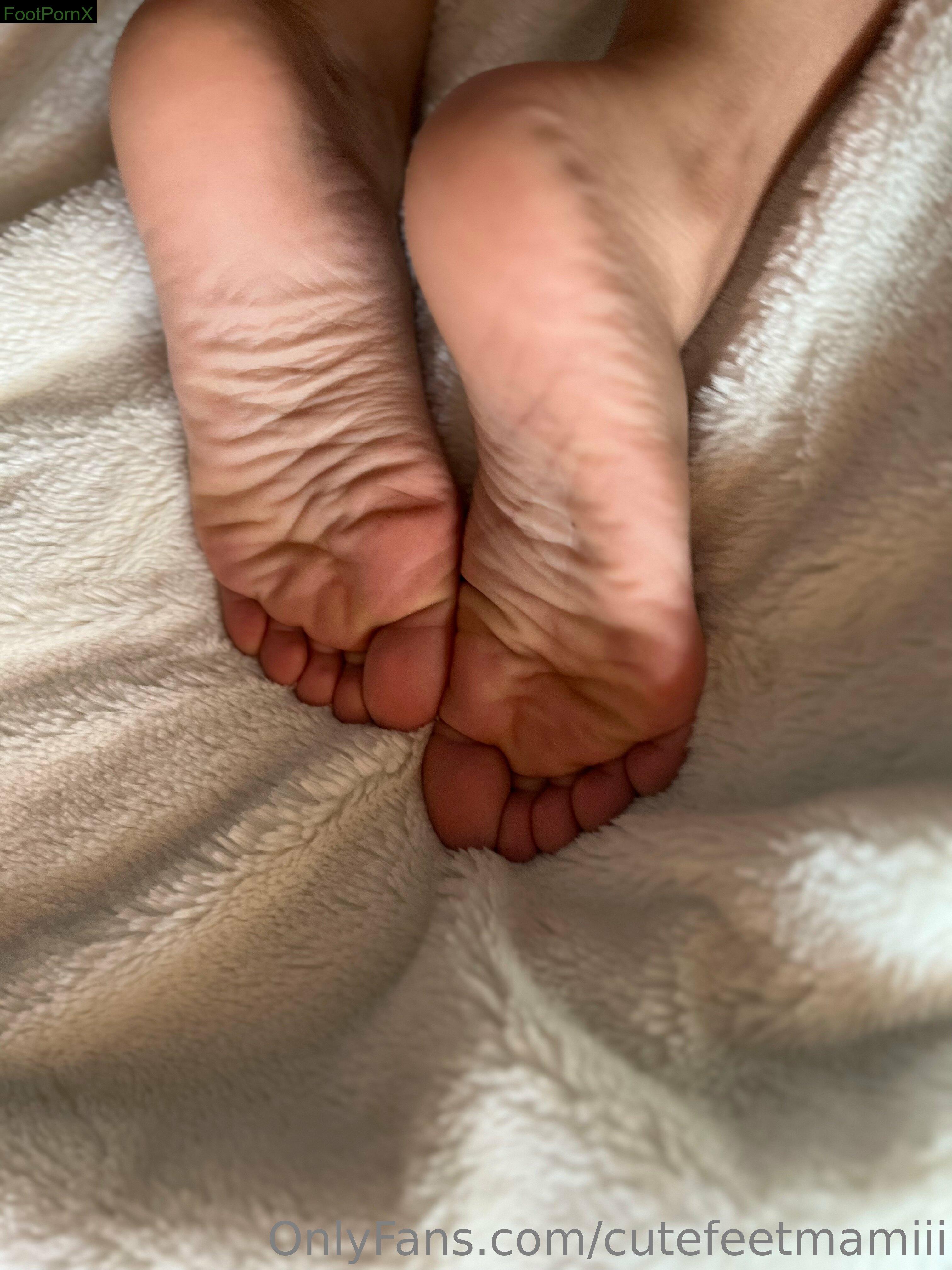 cutefeetmamiii feet