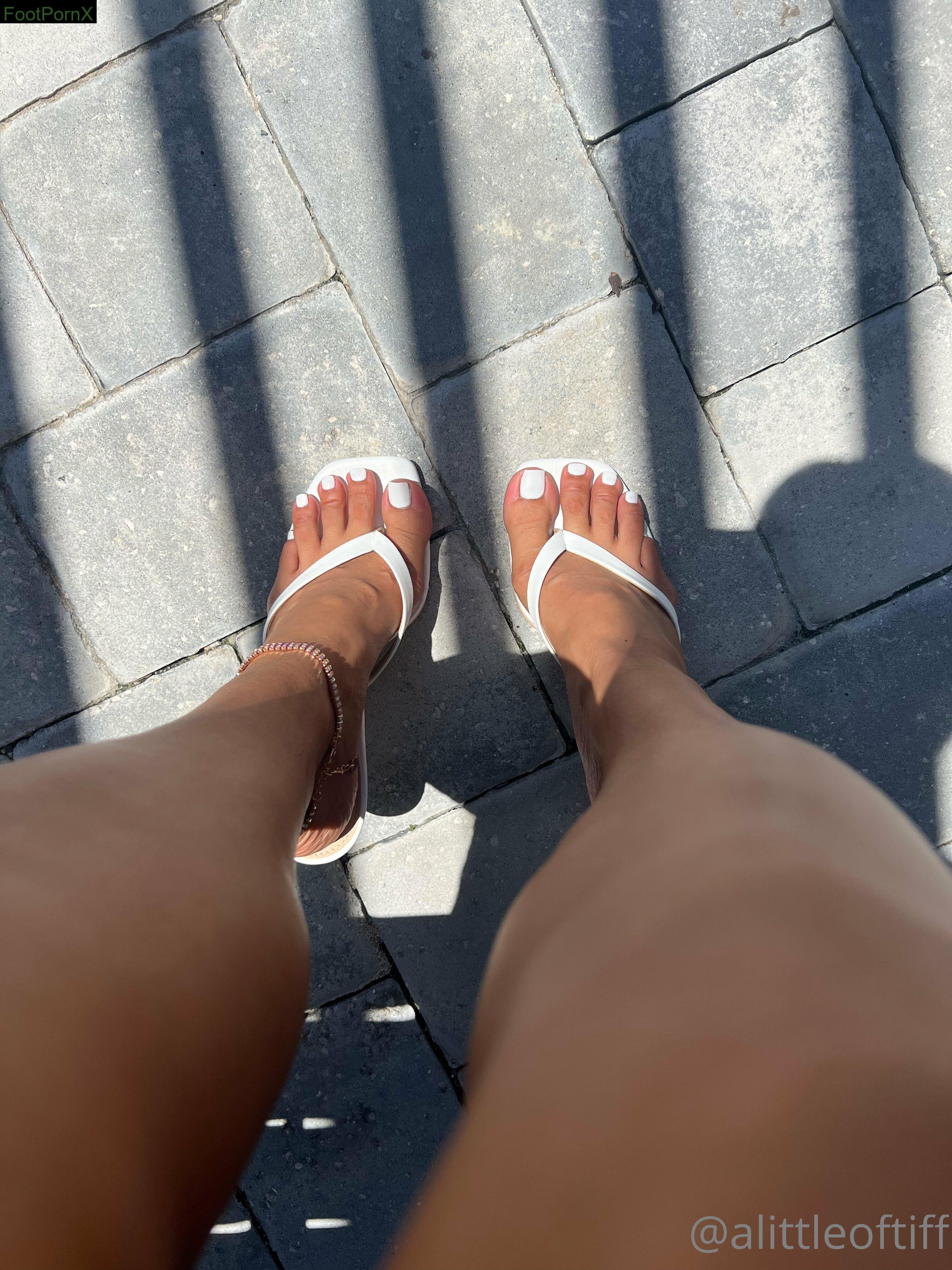 alittleoftiff feet