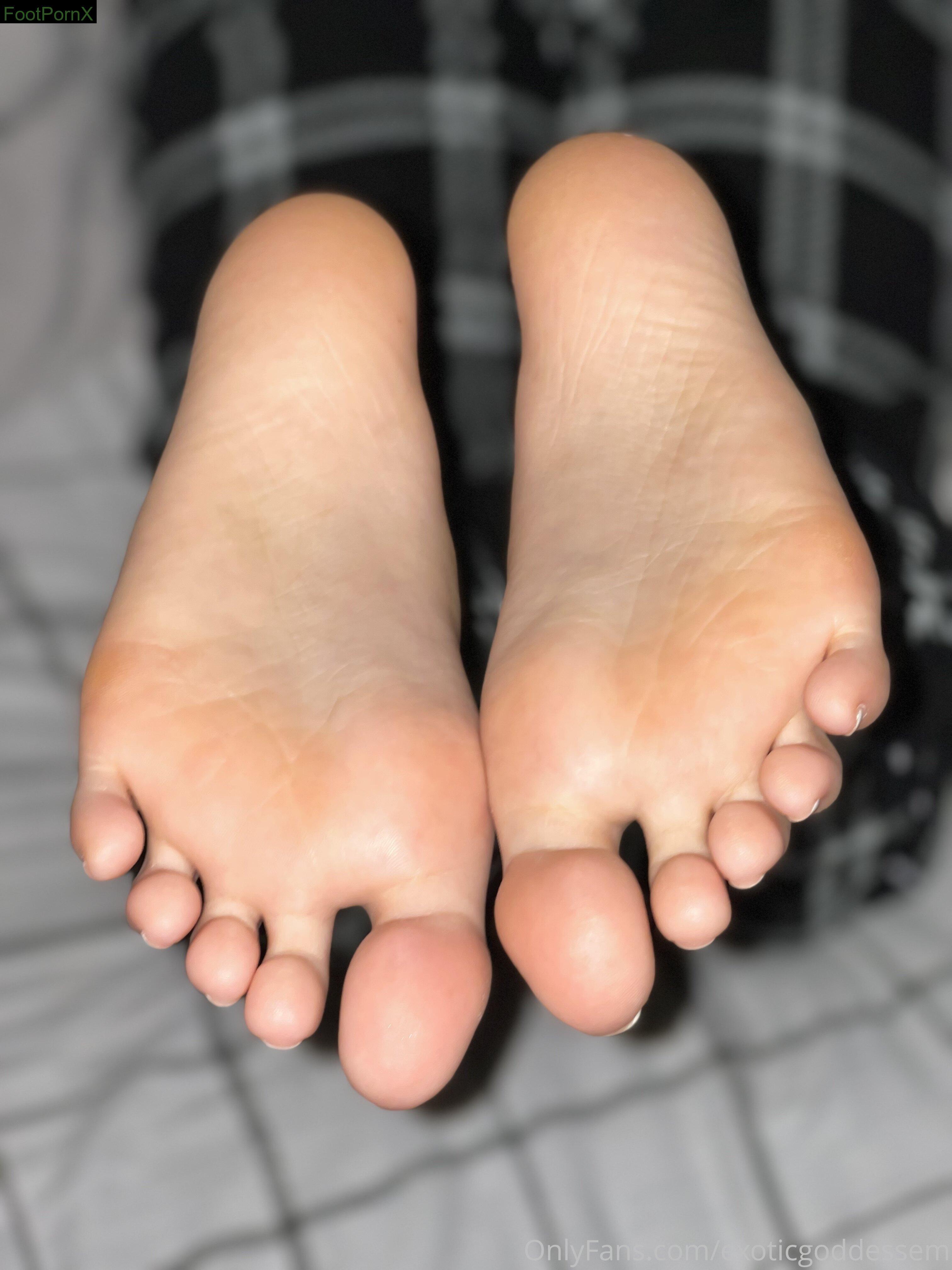 exoticgoddessem feet