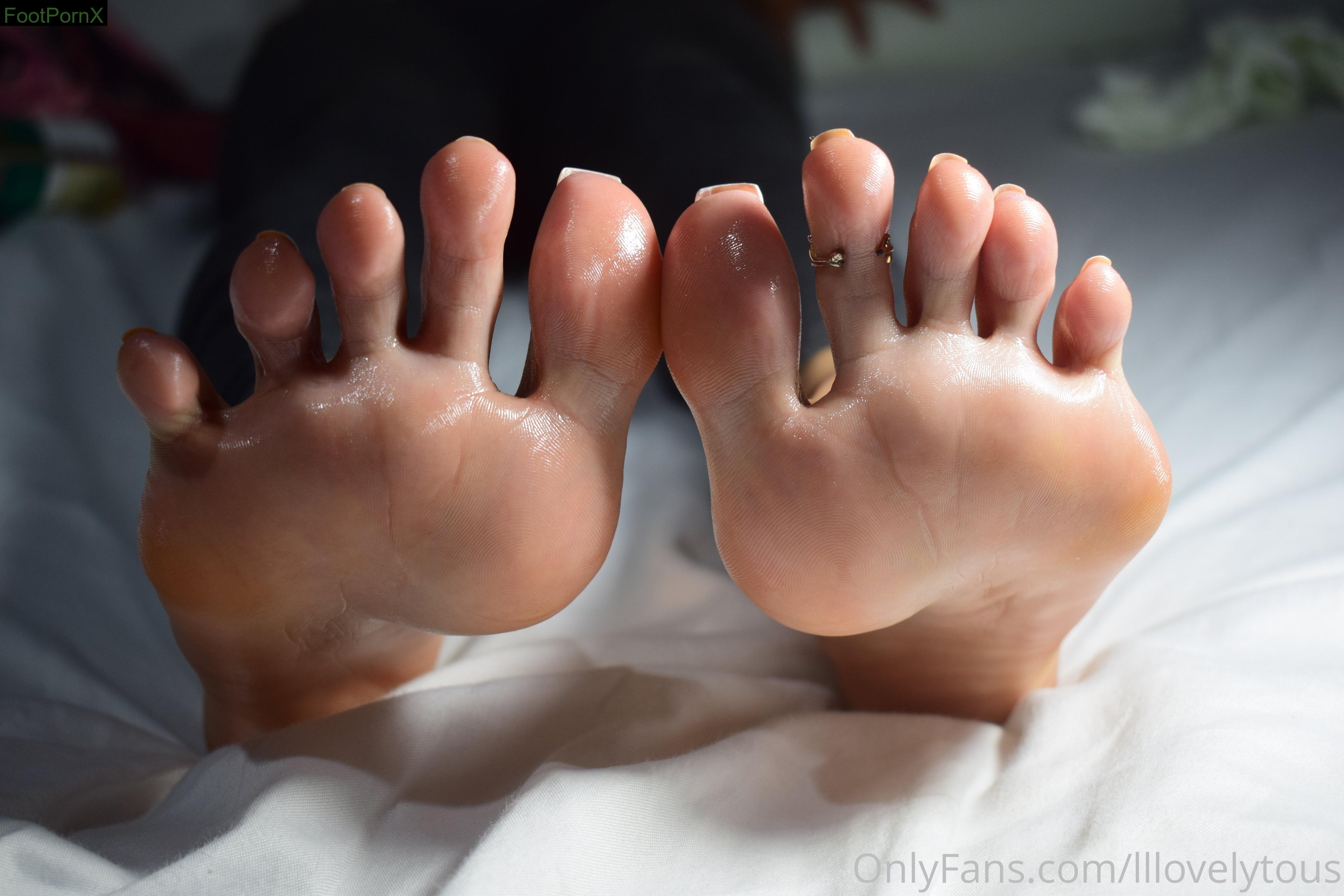 lllovelytous feet