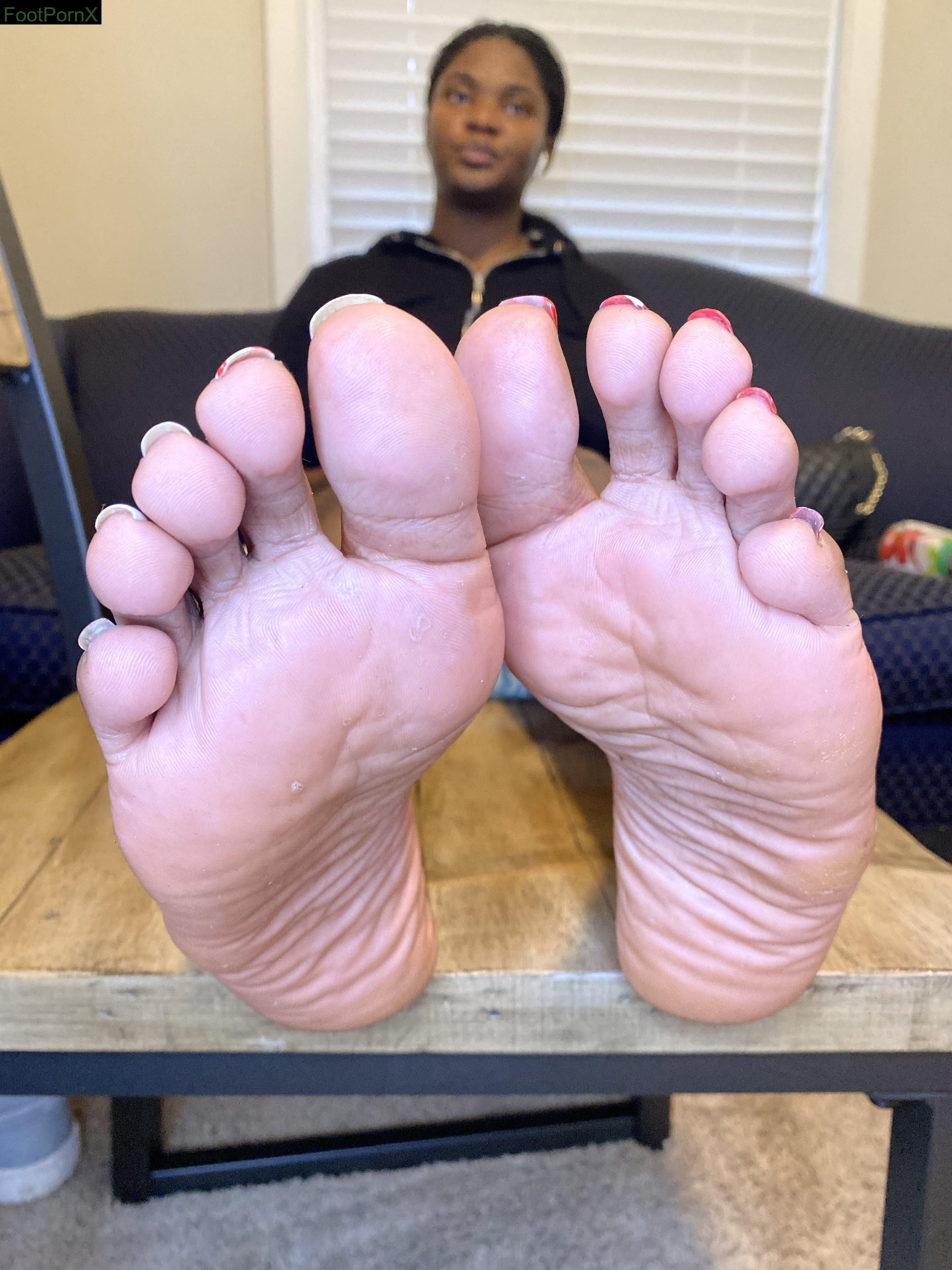 rosewrinkles feet