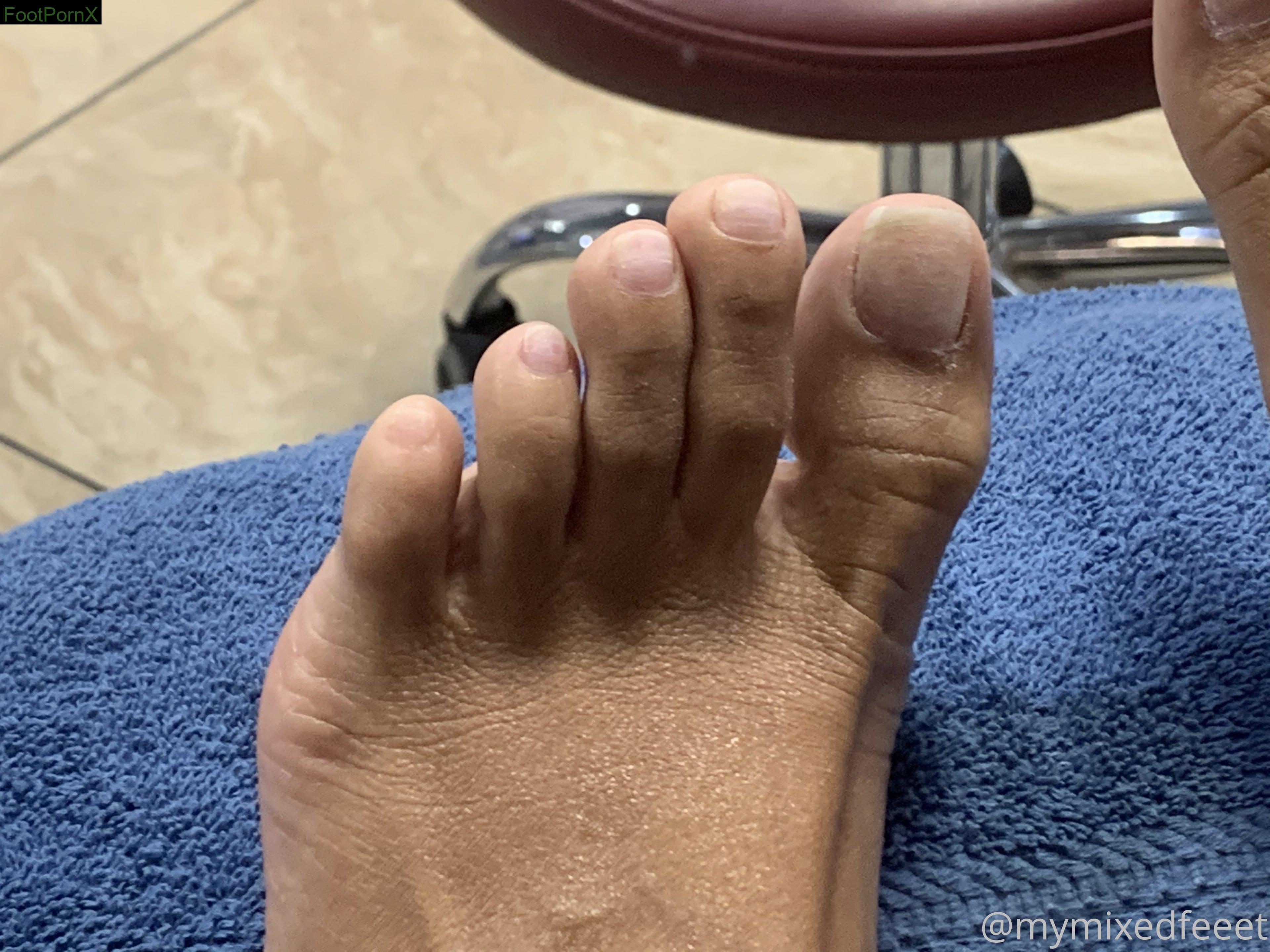 mymixedfeeet feet