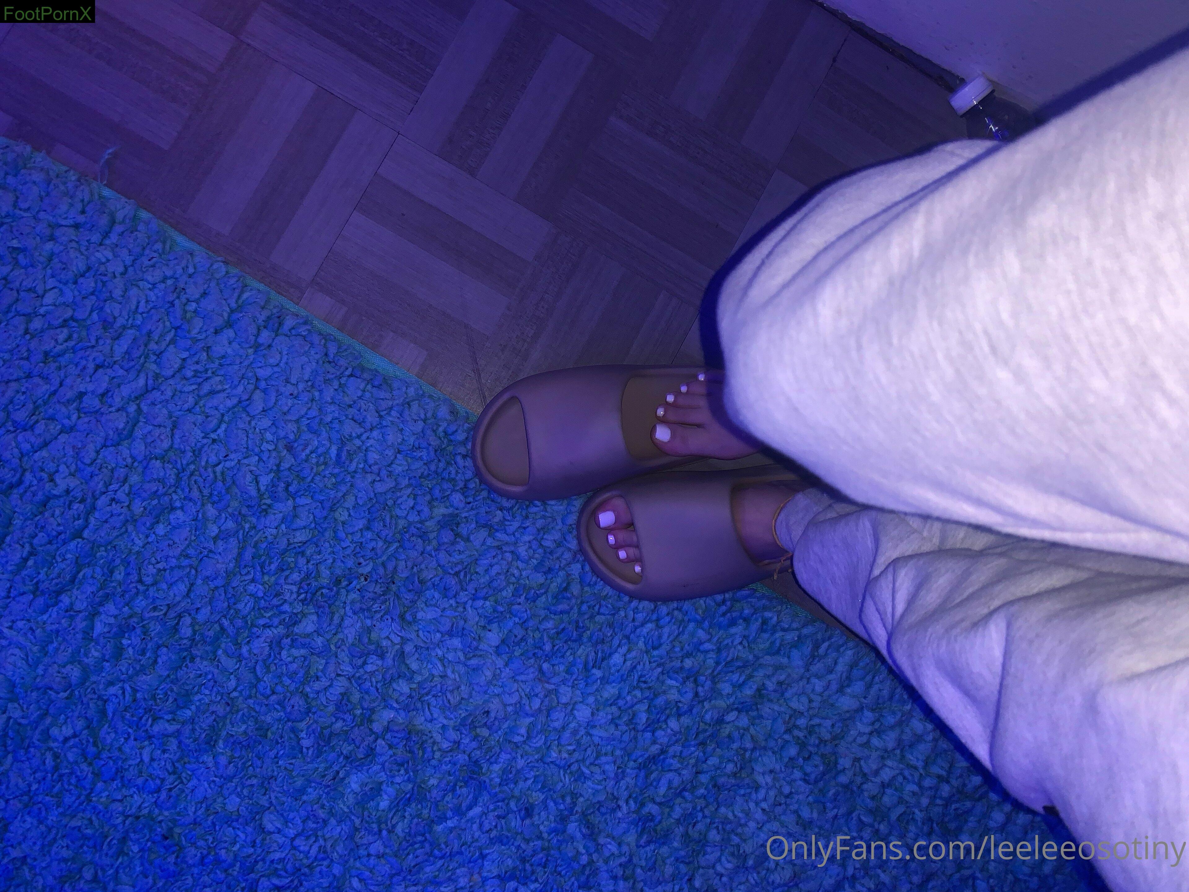 leeleeosotiny feet