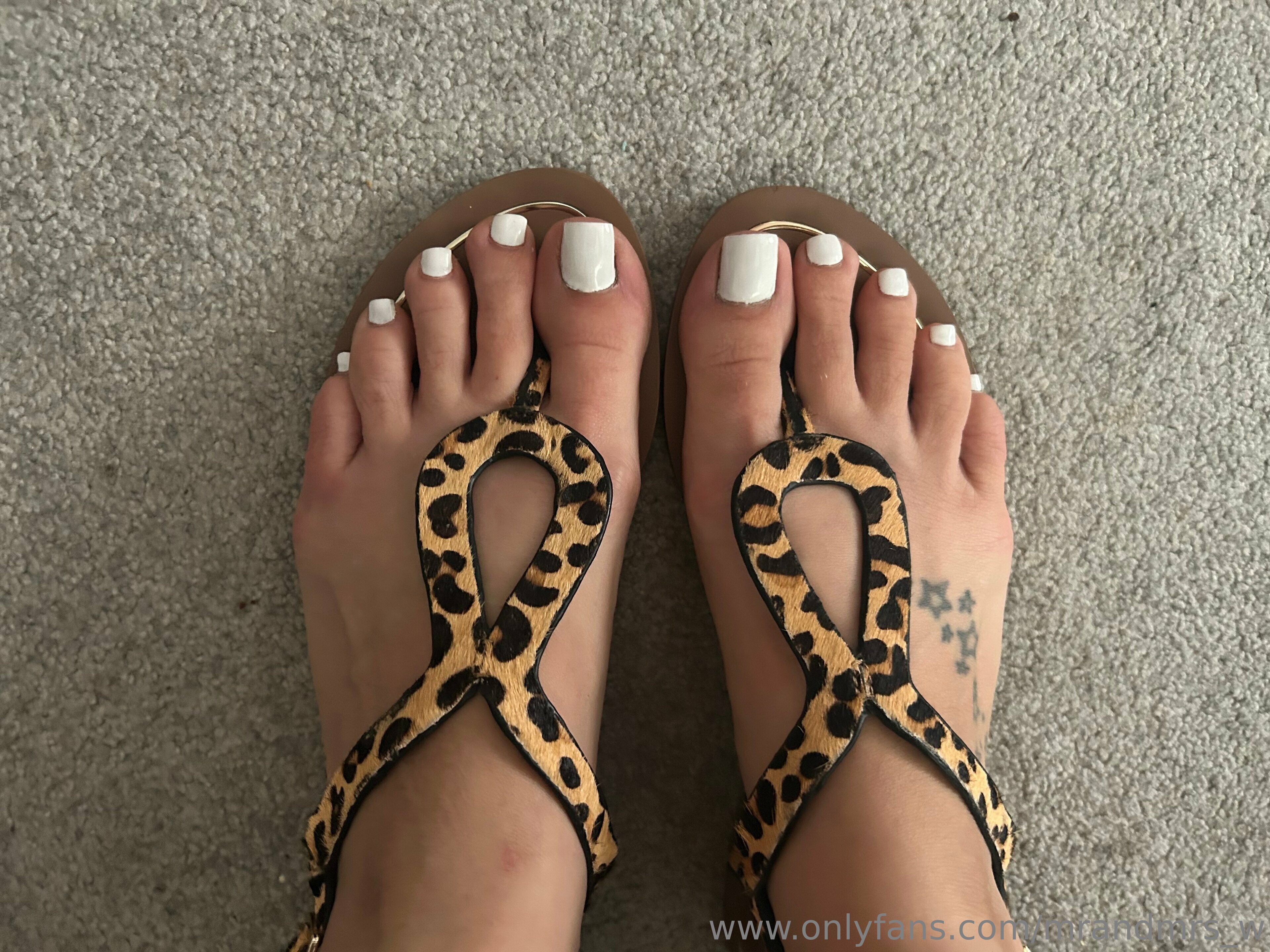 mrandmrs_w feet