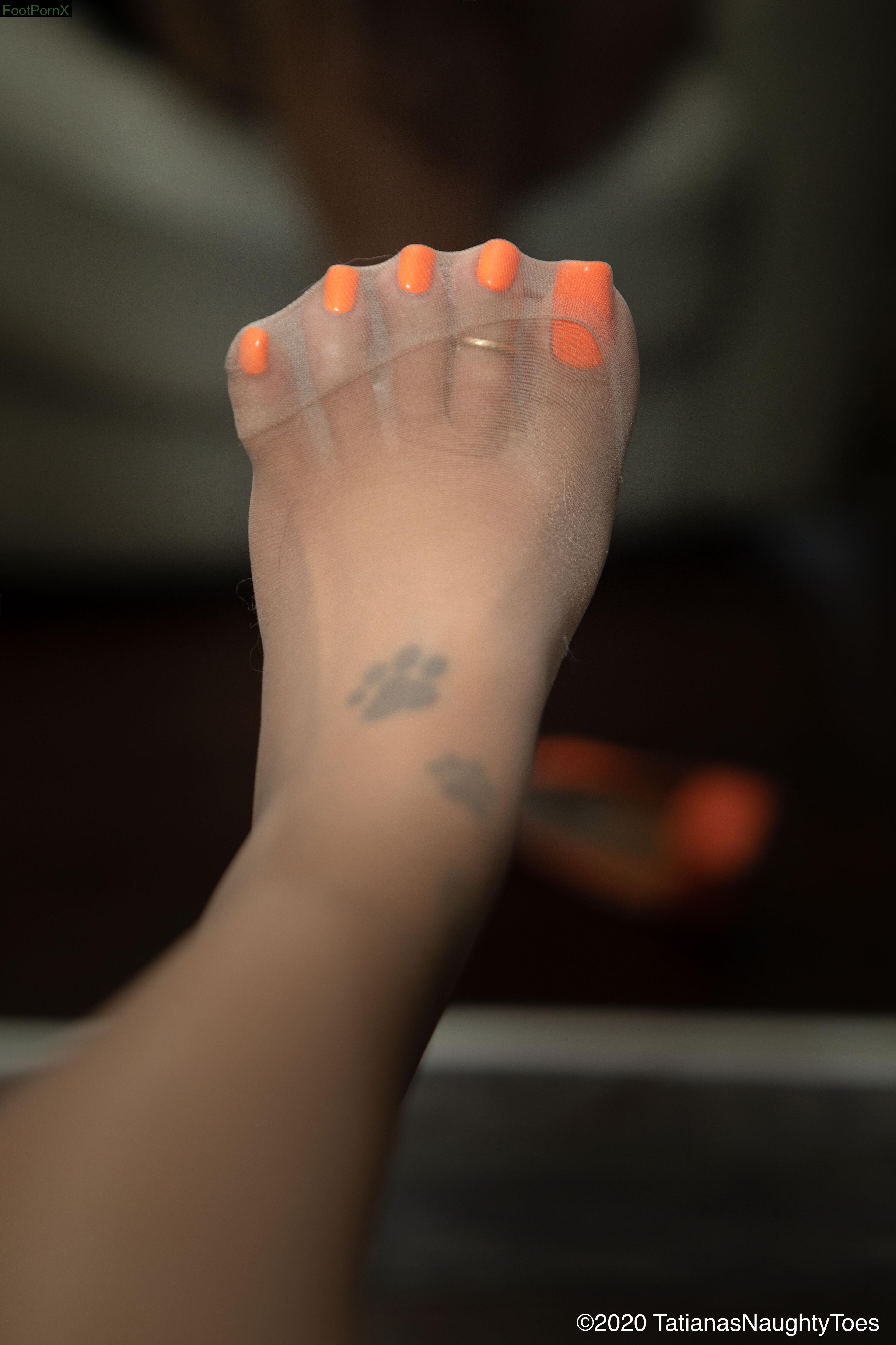 tatianasnaughtytoes feet