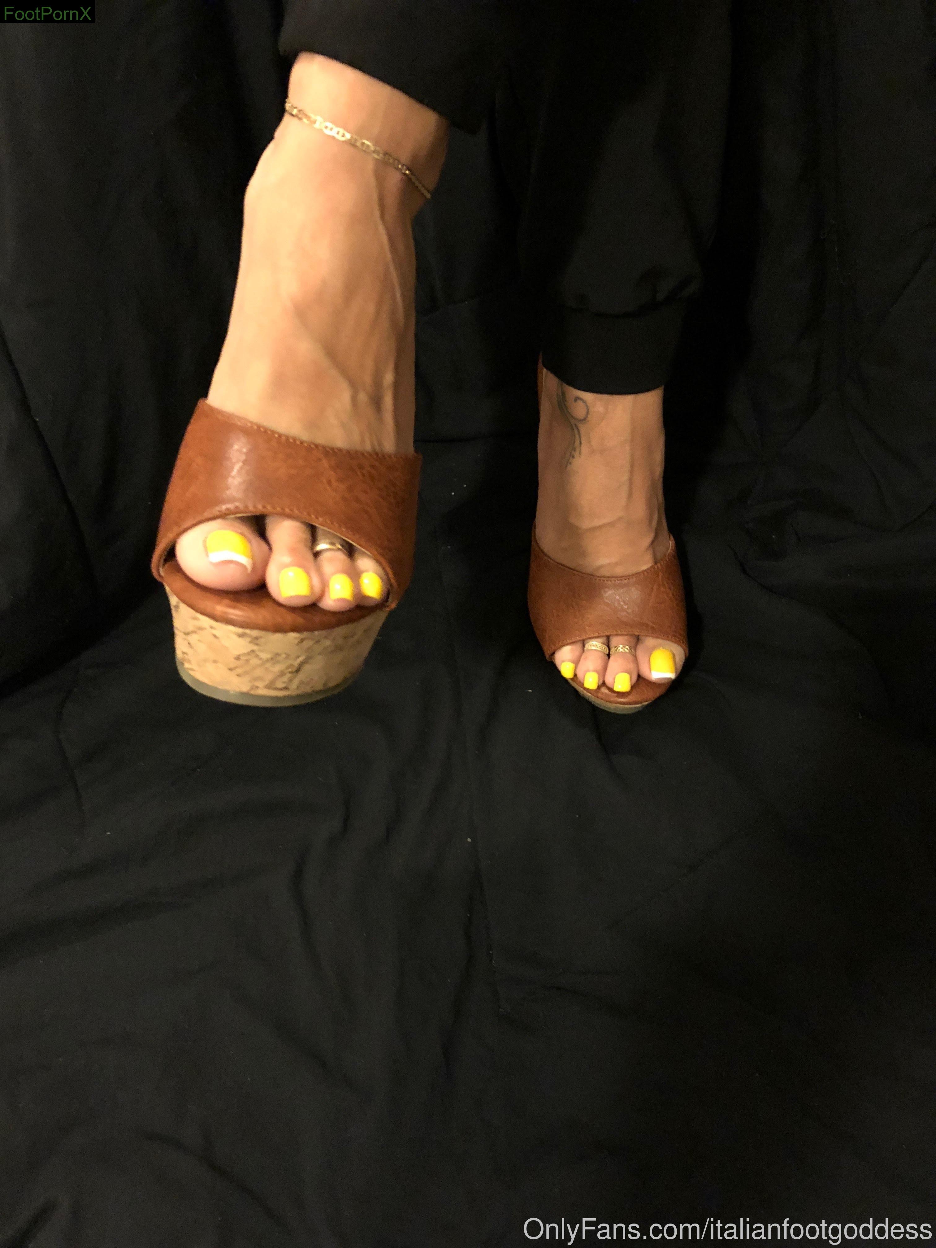 italianfootgoddess feet