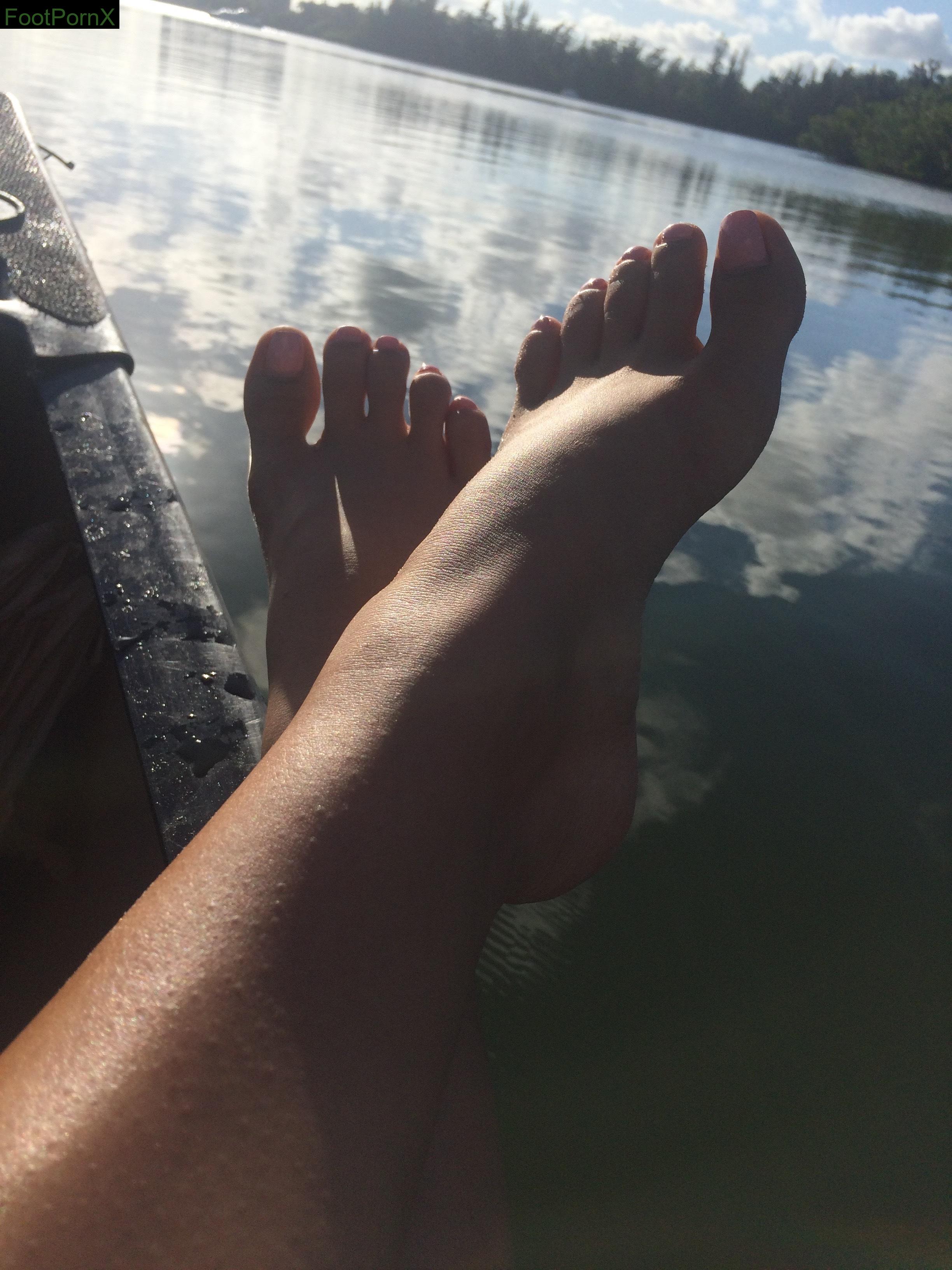 j_valentinex feet