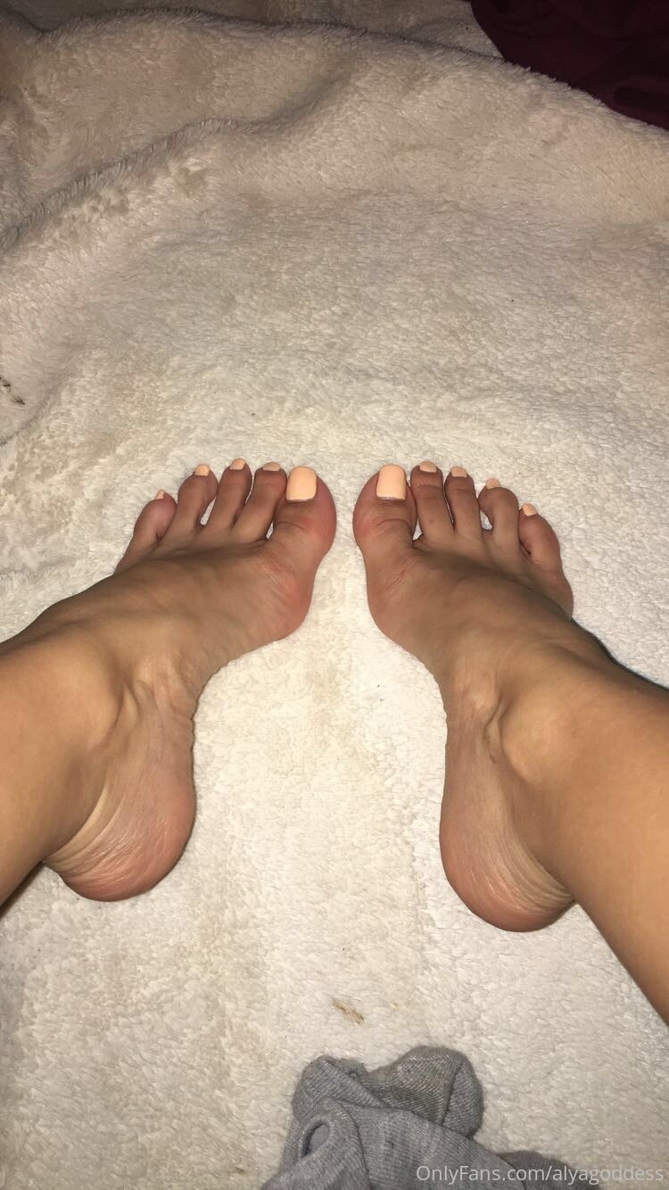 alyagoddess feet