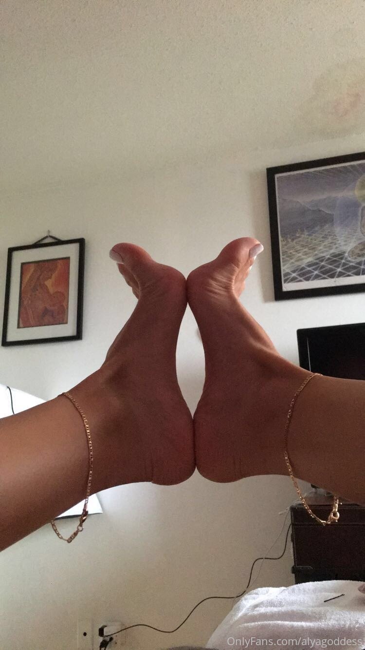 alyagoddess feet