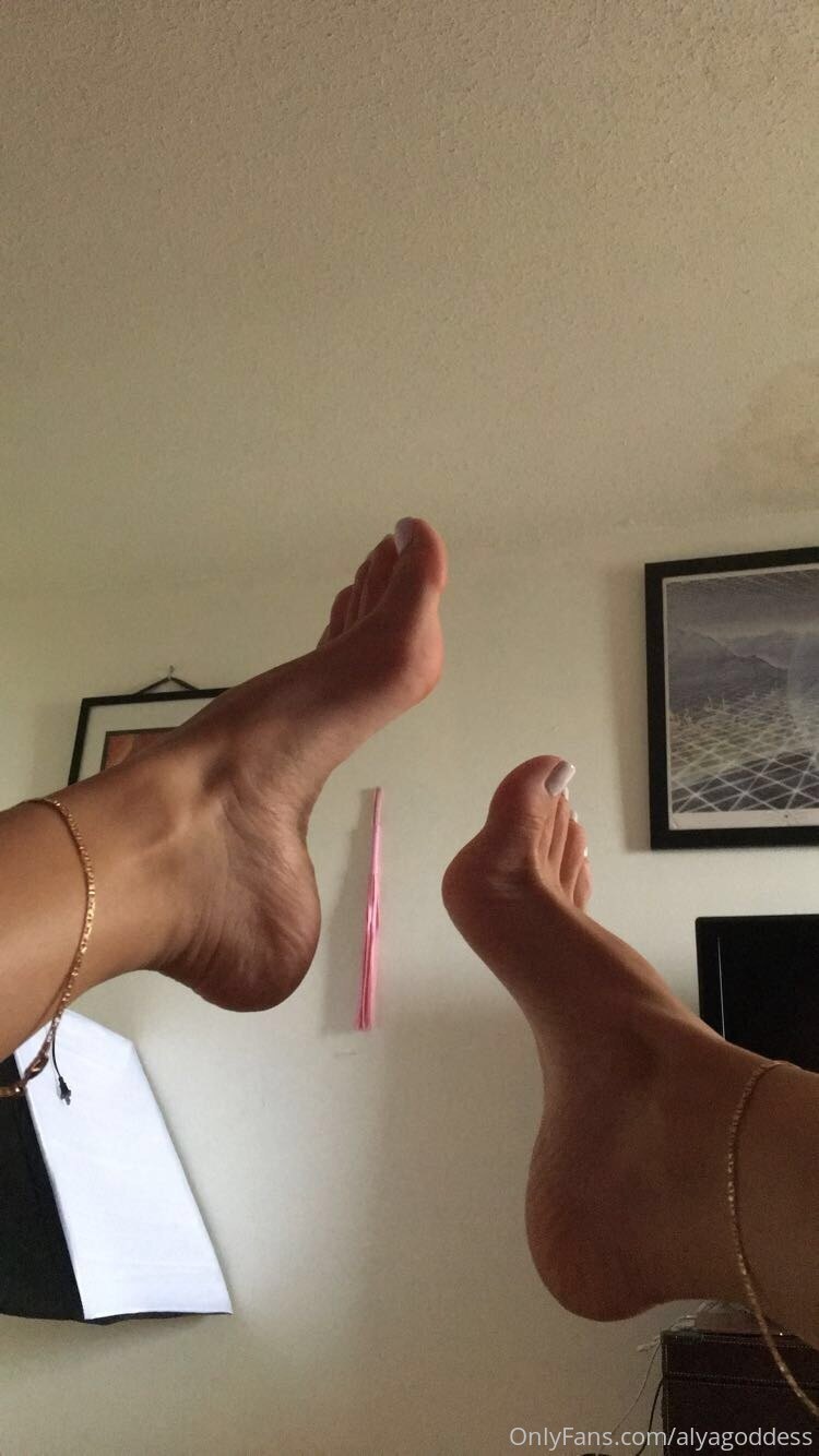 alyagoddess feet