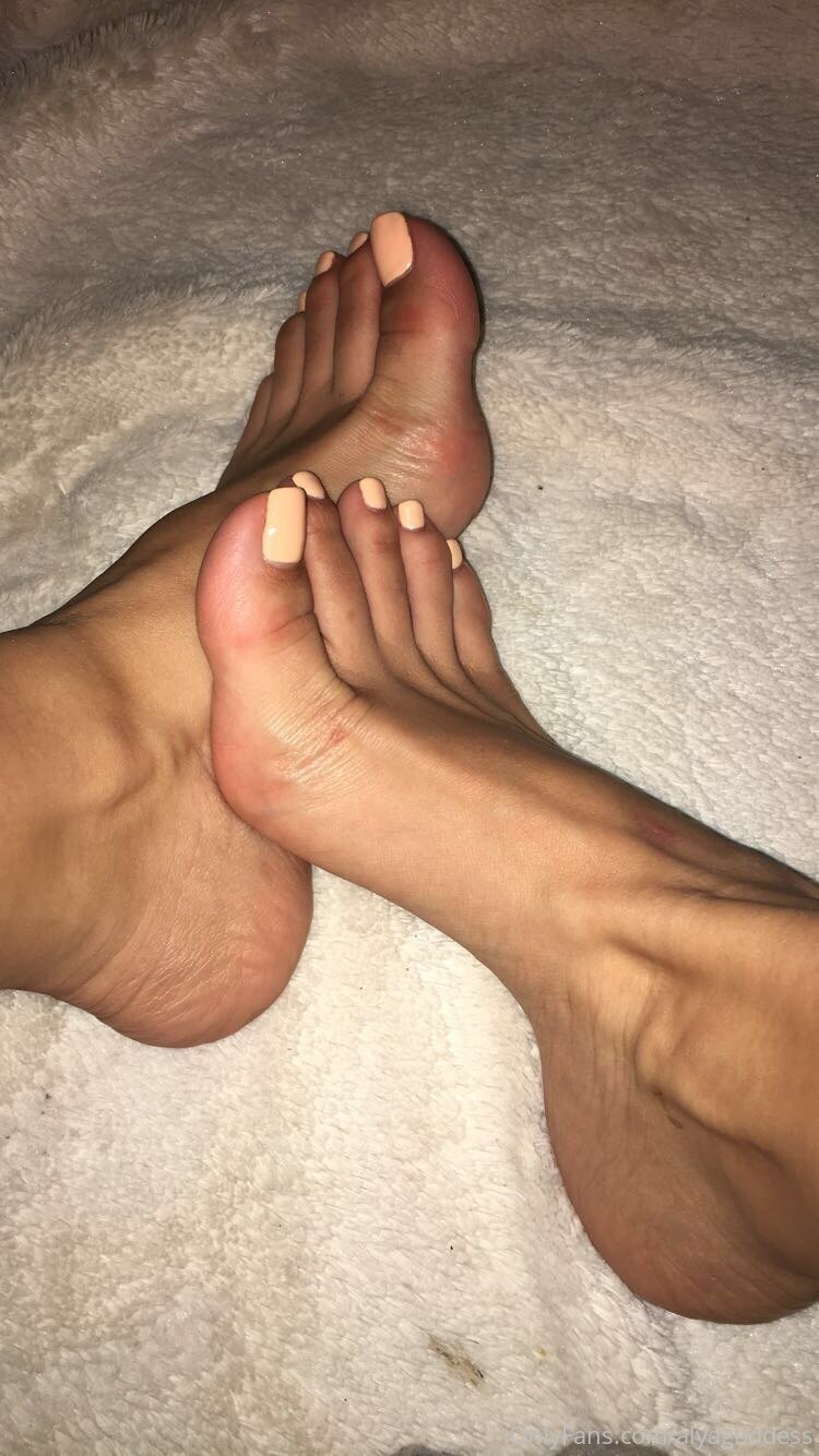 alyagoddess feet