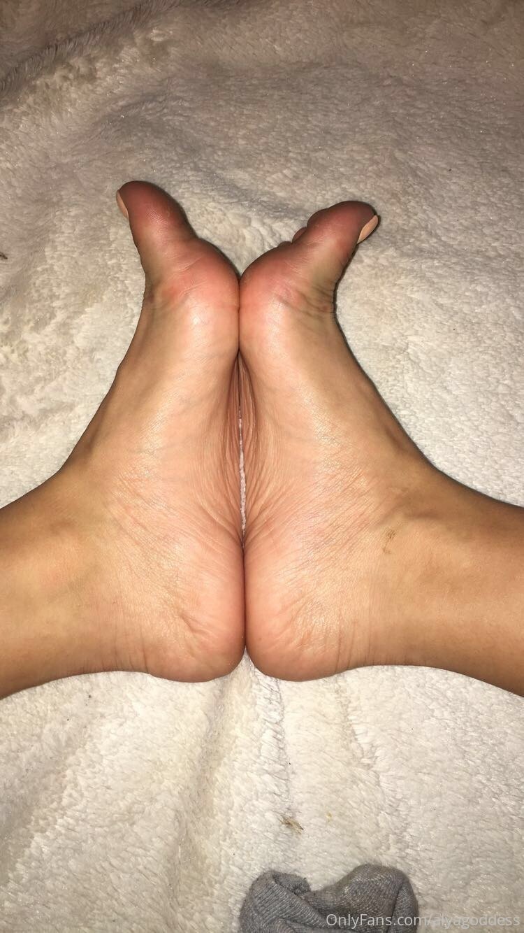 alyagoddess feet